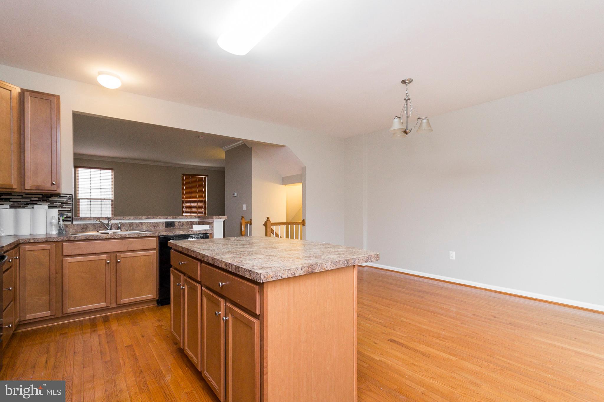 LAFAYETTE CROSSING - Residential Lease