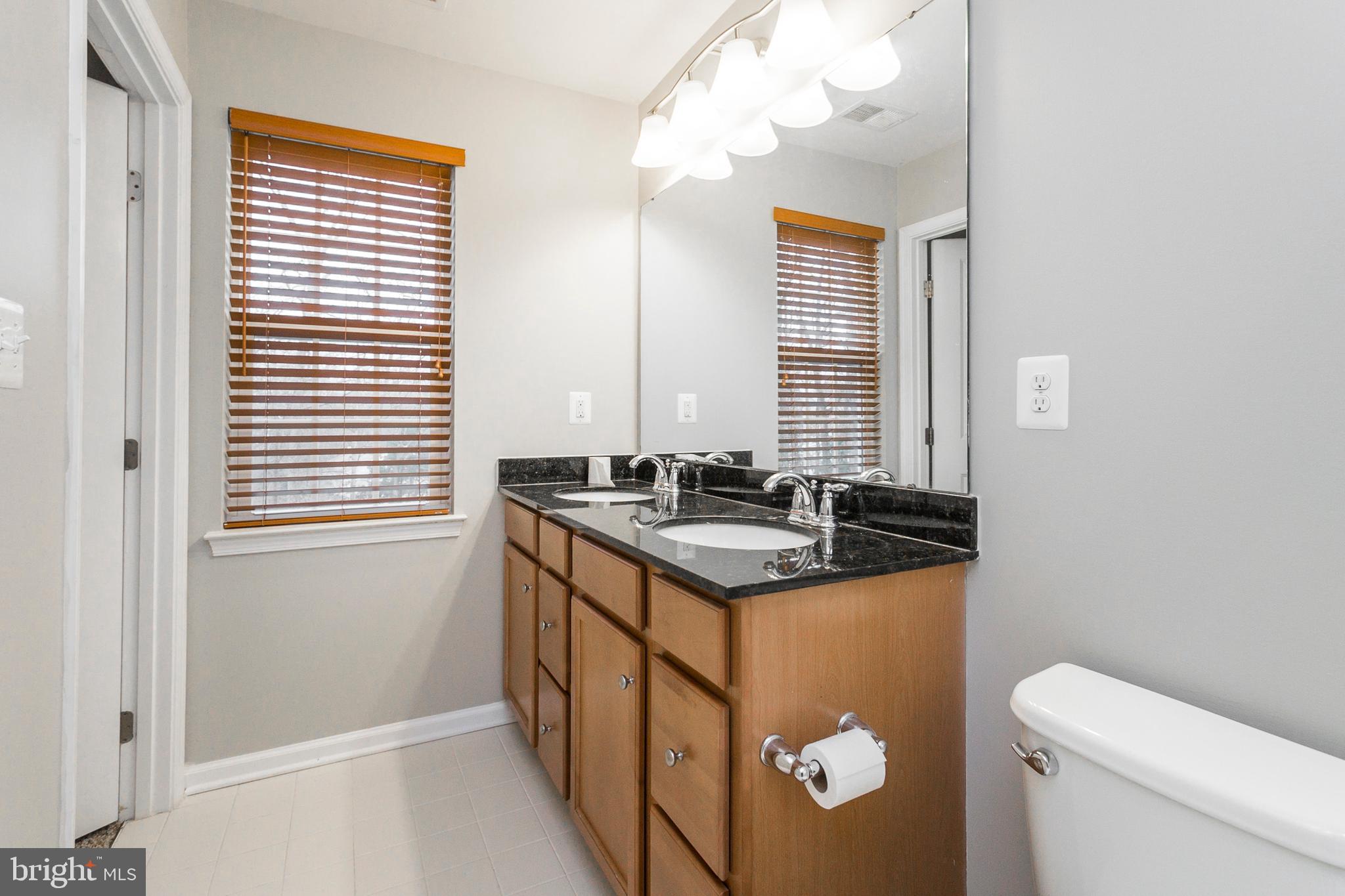 LAFAYETTE CROSSING - Residential Lease