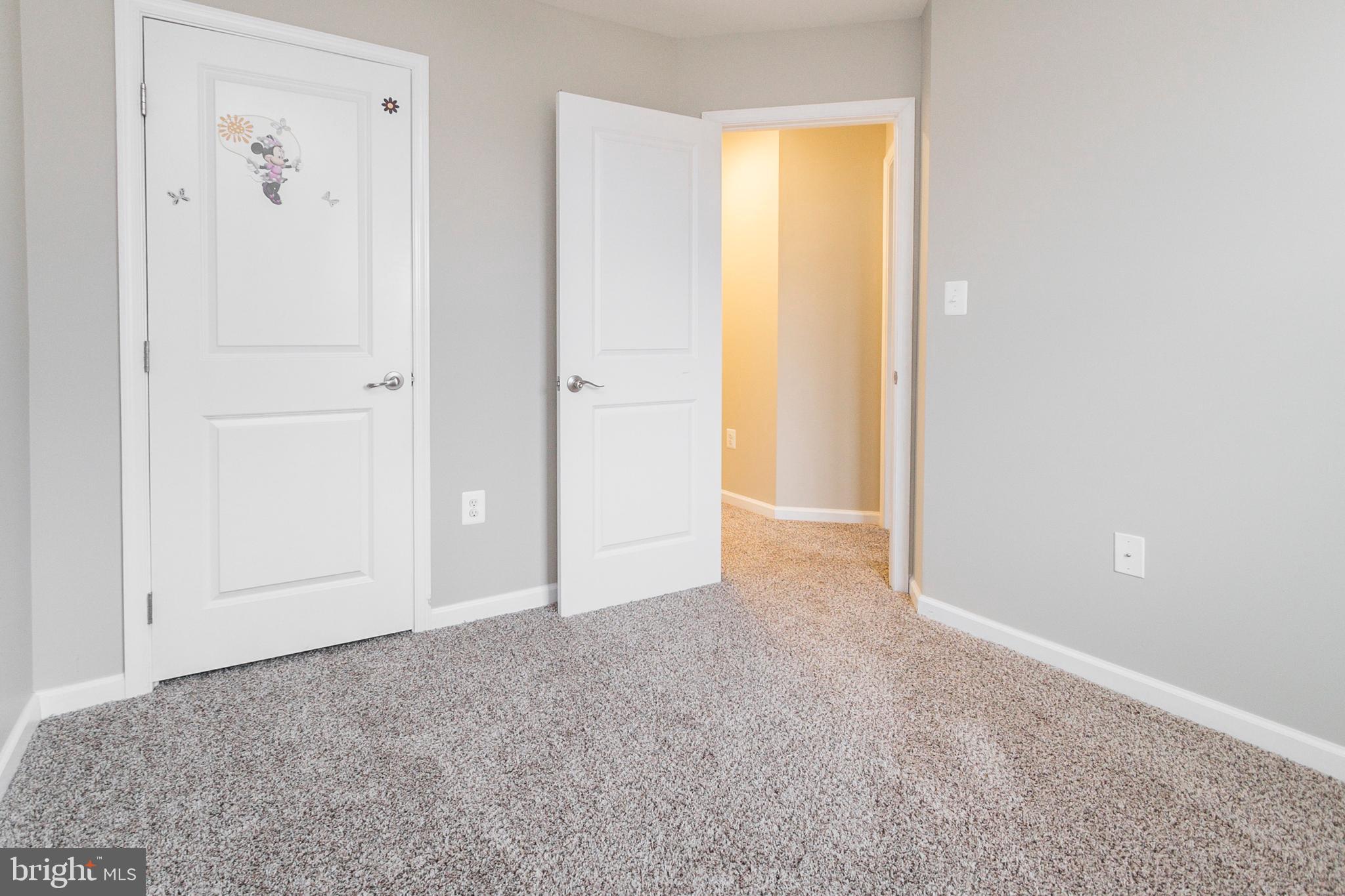 LAFAYETTE CROSSING - Residential Lease