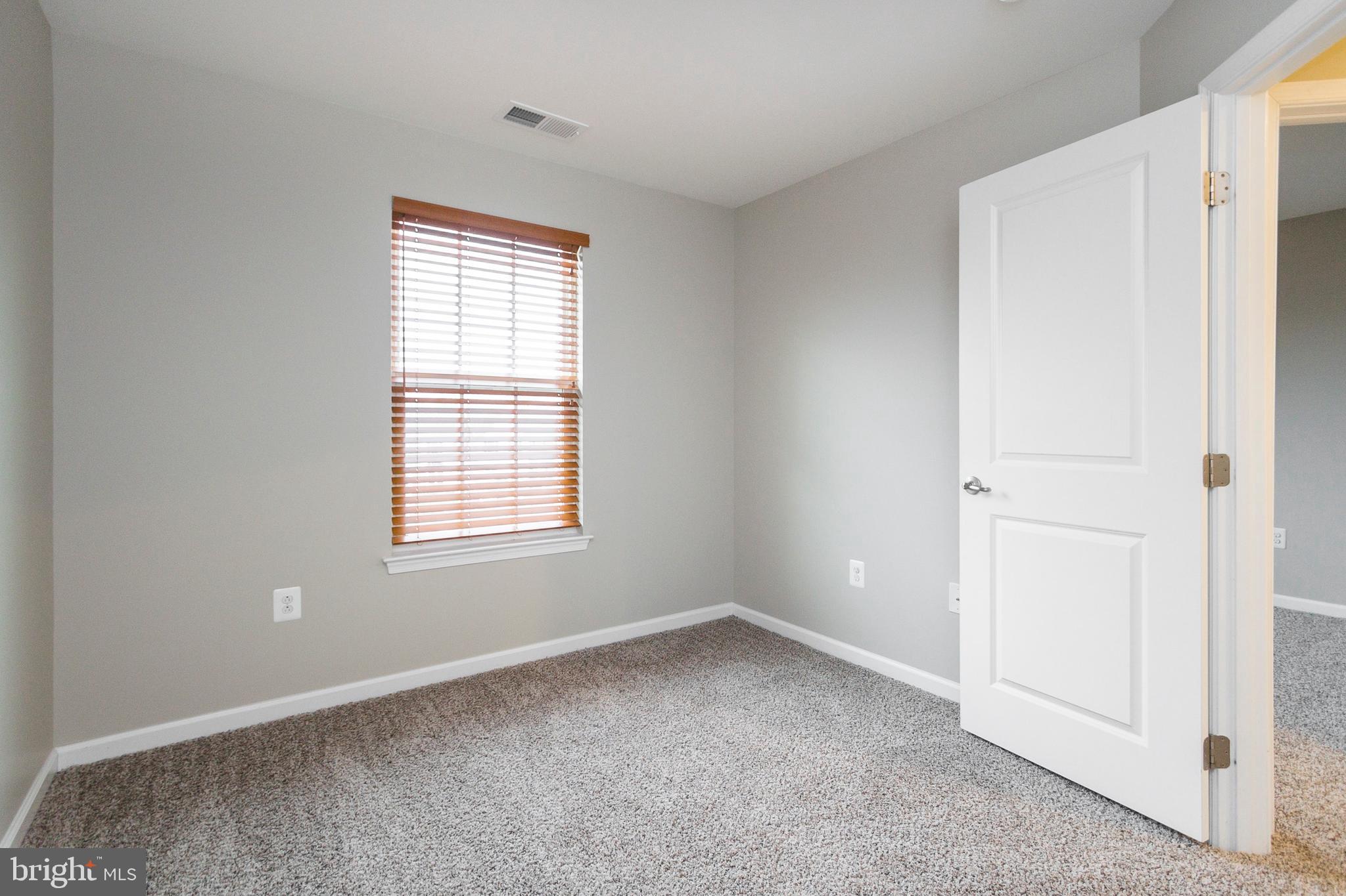 LAFAYETTE CROSSING - Residential Lease