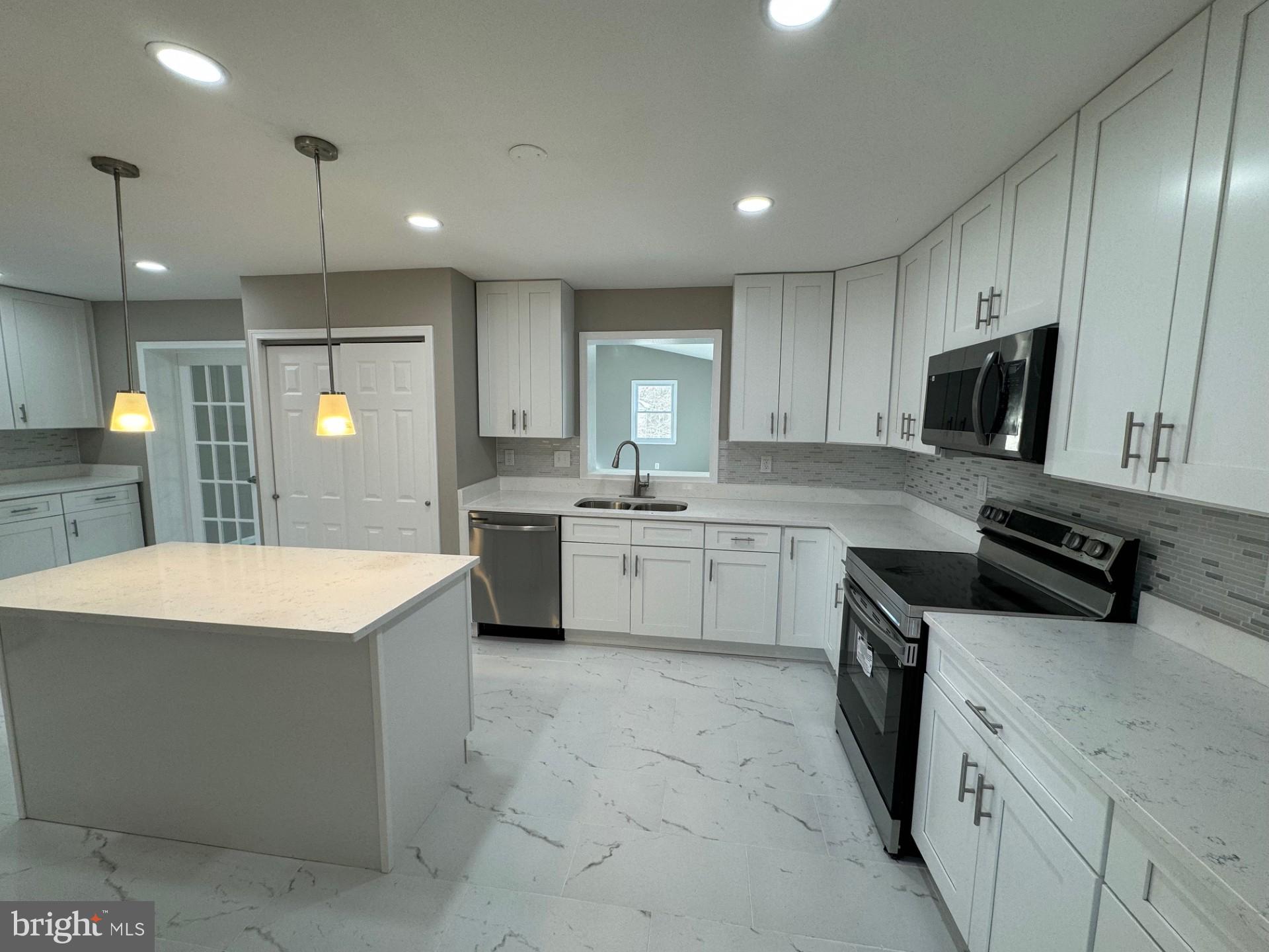 CLINTON VIEW - PLAT ONE - Residential