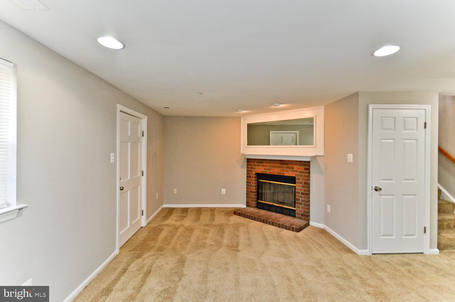 SUMMIT CREEK - Residential Lease