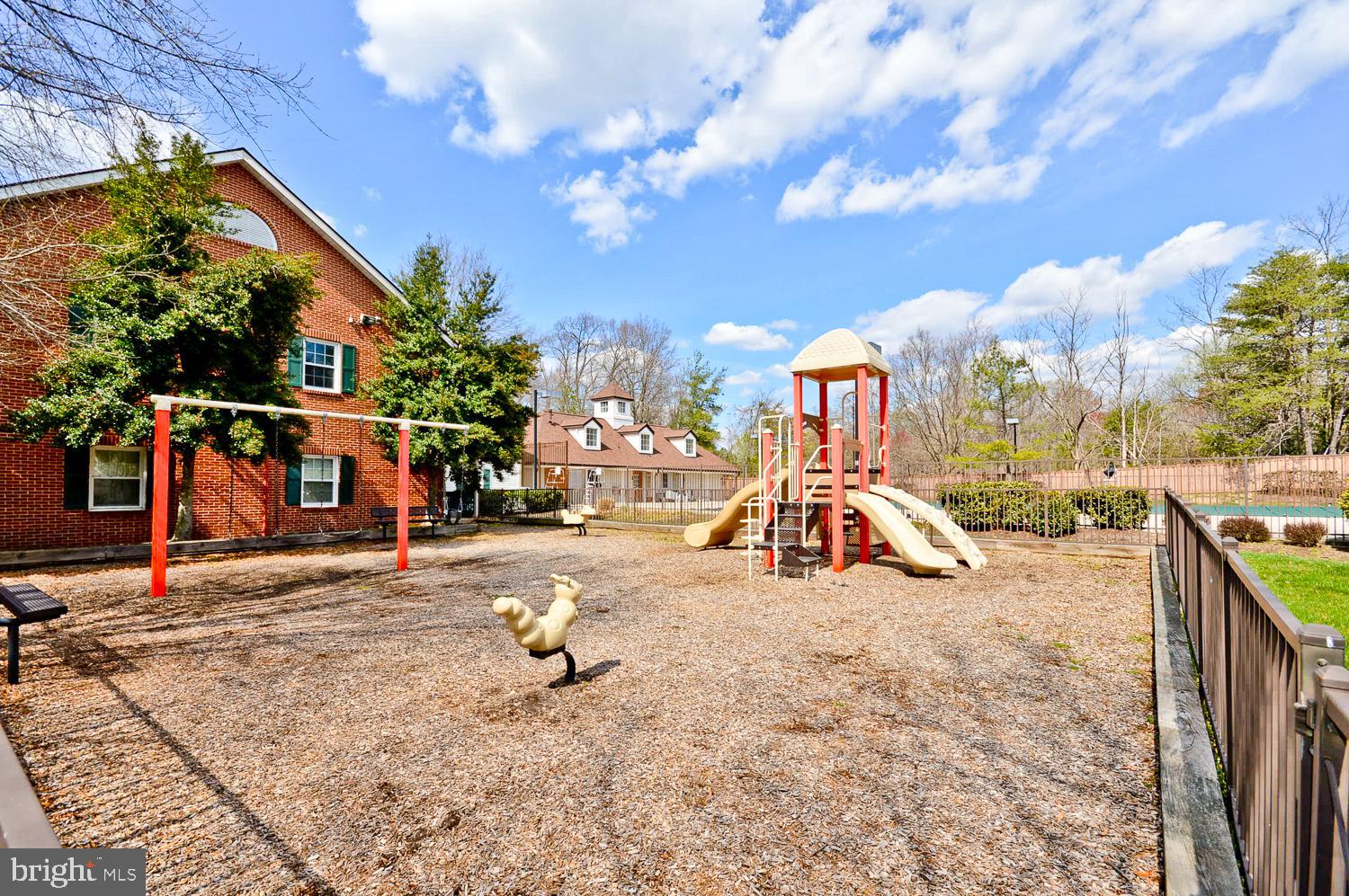 SUMMIT CREEK - Residential Lease