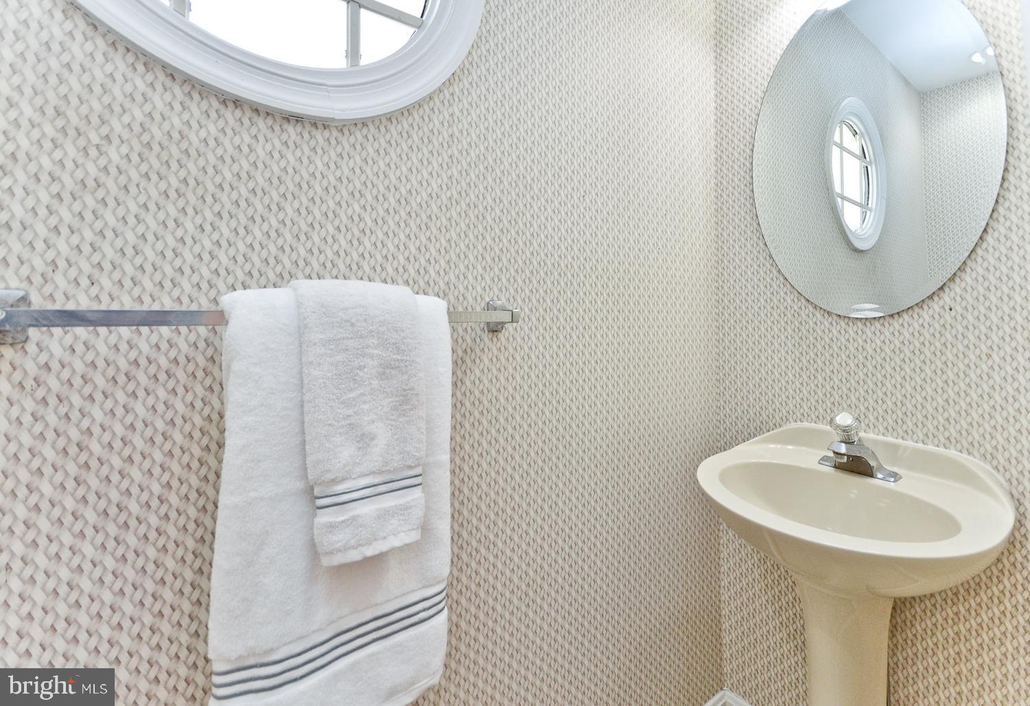 SUMMIT CREEK - Residential Lease