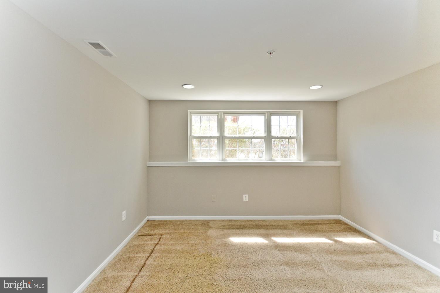 SUMMIT CREEK - Residential Lease