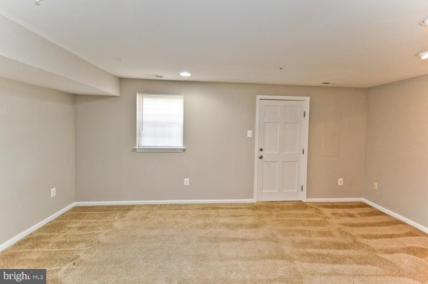 SUMMIT CREEK - Residential Lease