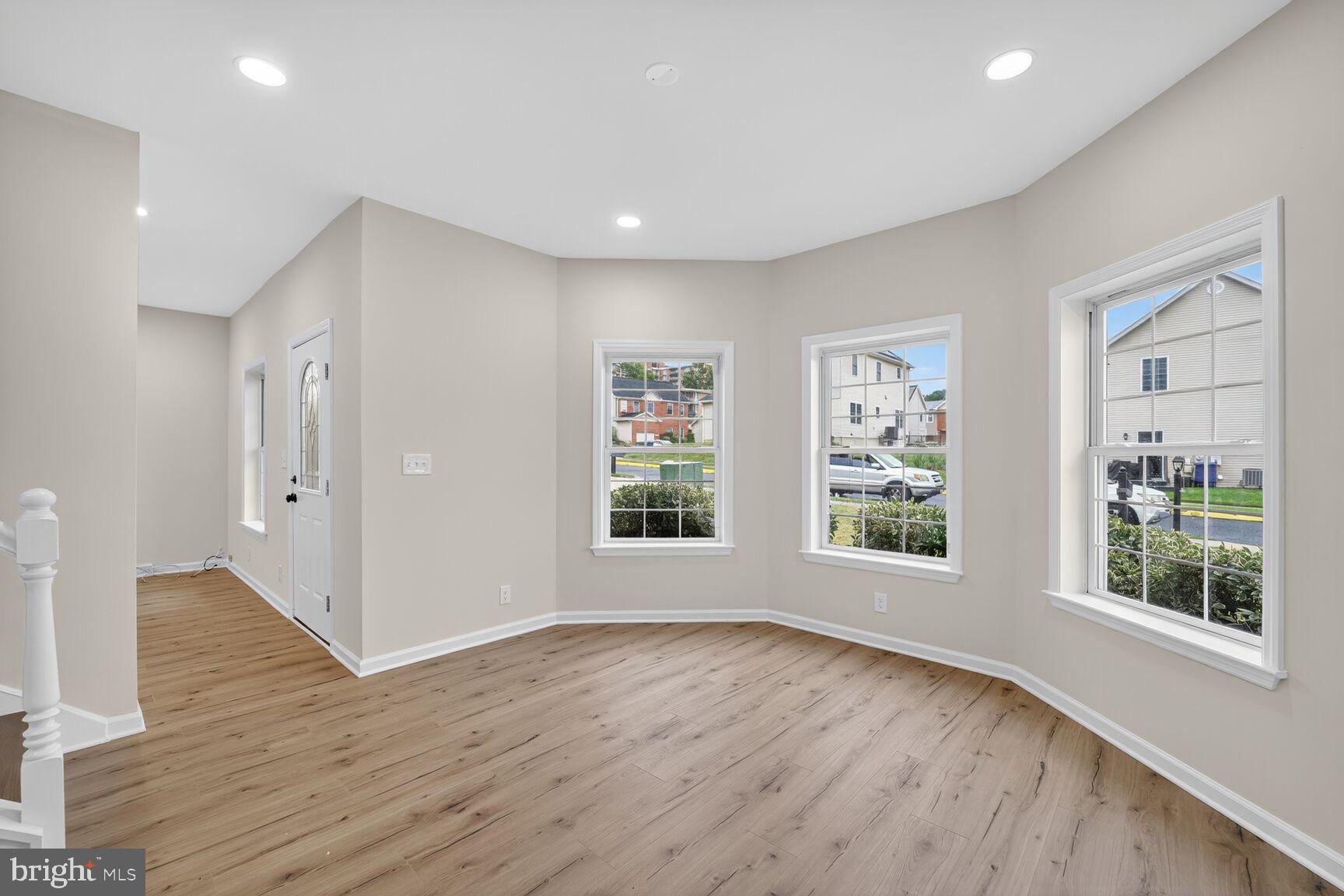 1992 RETTA GILLIAM COURT SE