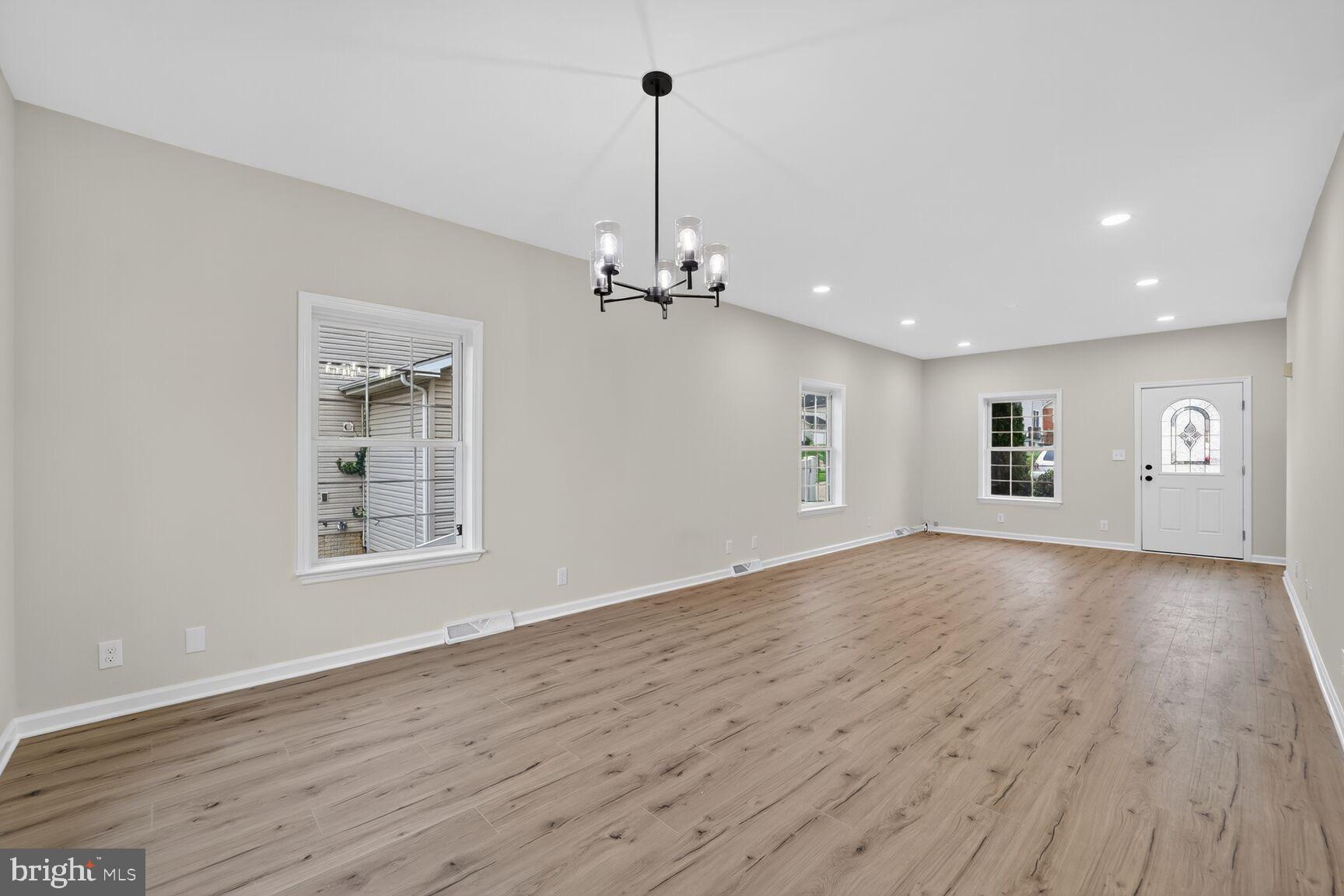 1992 RETTA GILLIAM COURT SE