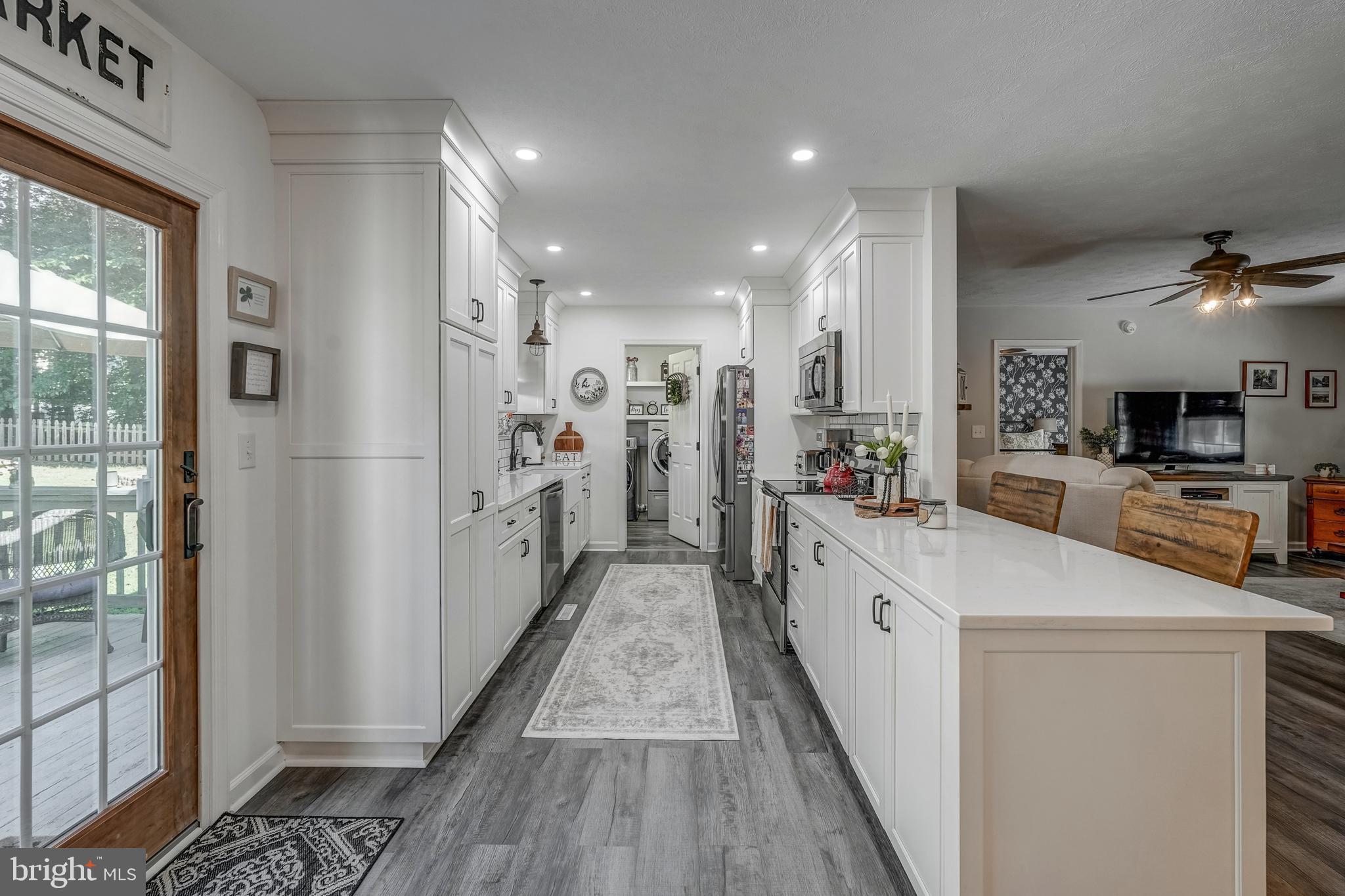 LAKE MONTICELLO - Residential