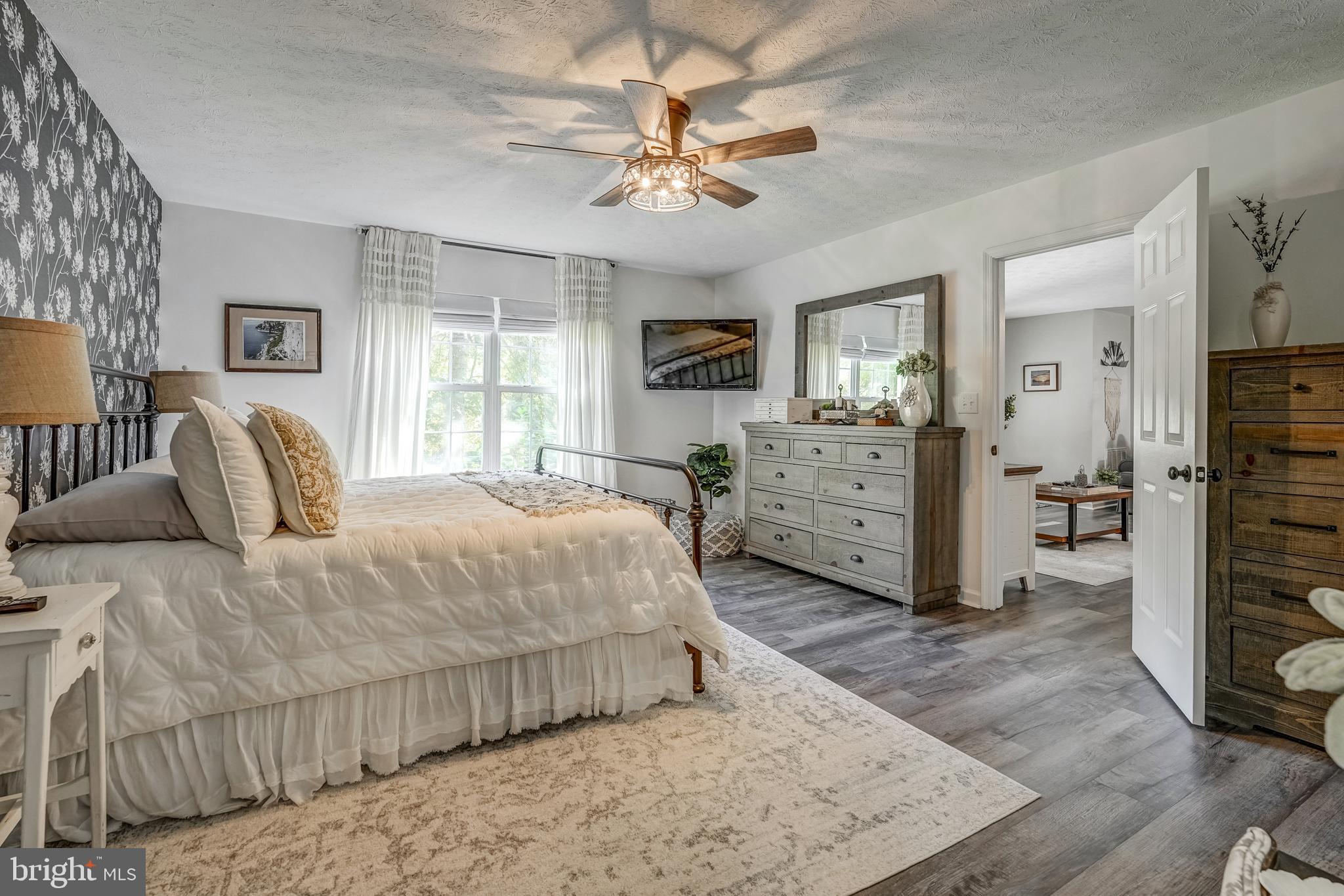 LAKE MONTICELLO - Residential