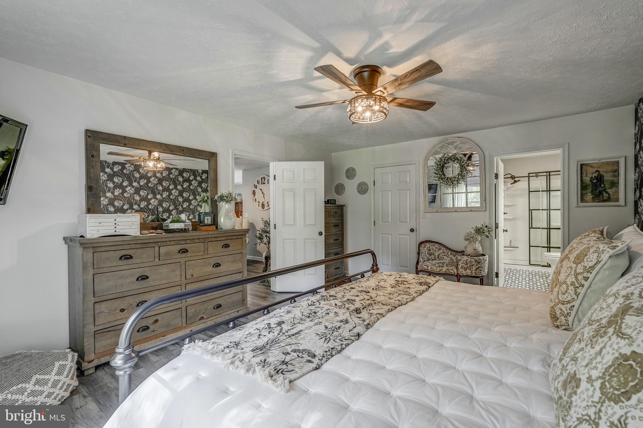 LAKE MONTICELLO - Residential