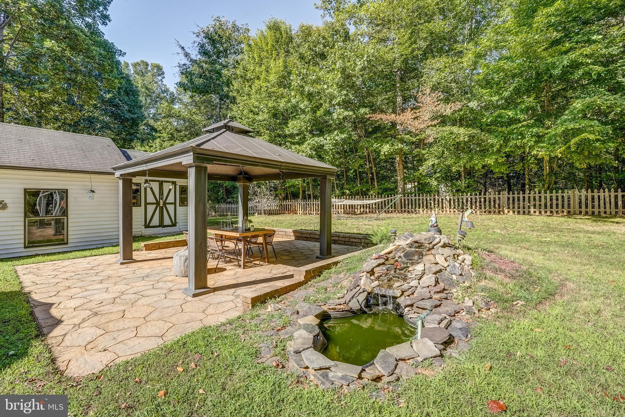 LAKE MONTICELLO - Residential