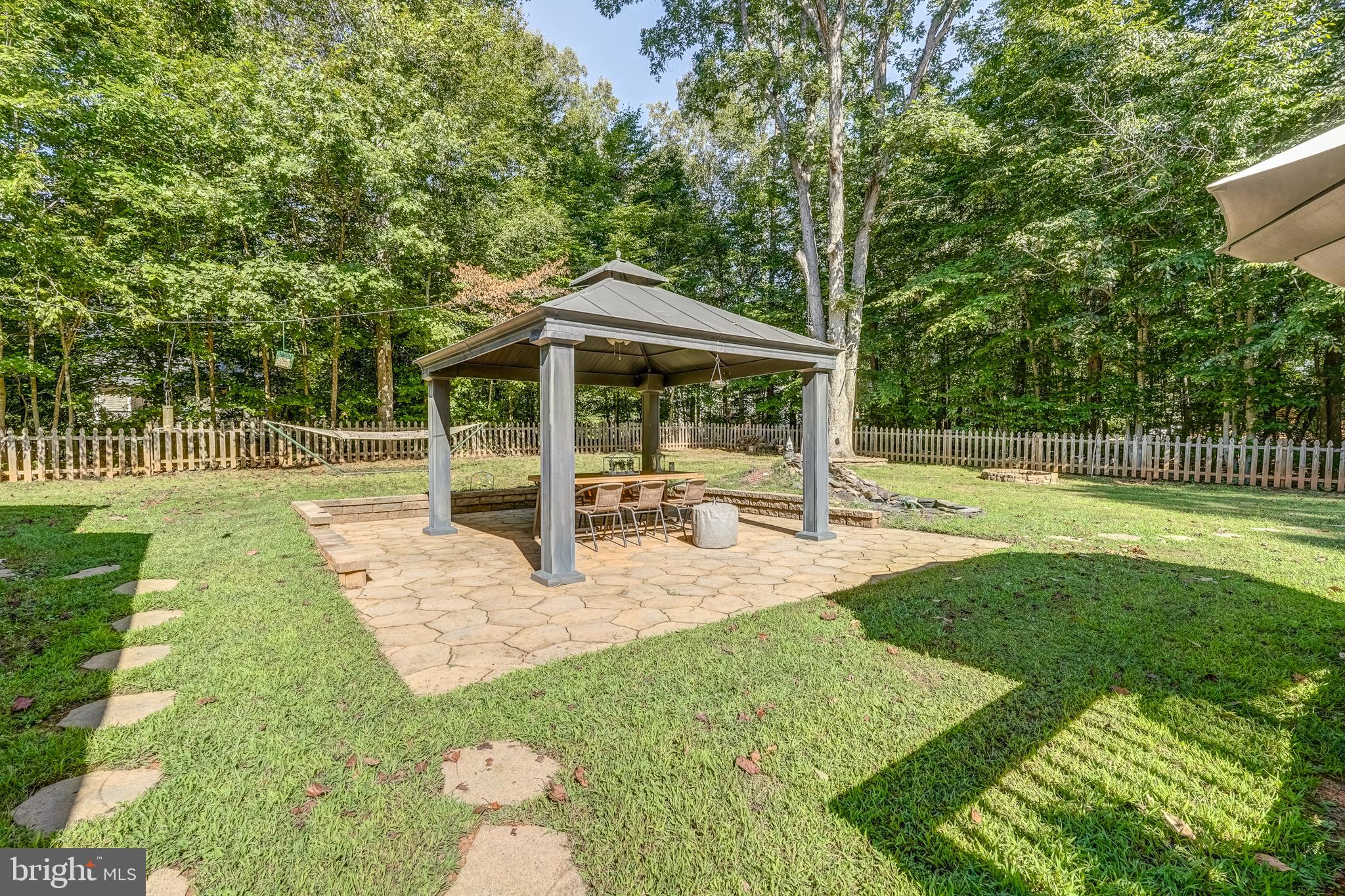 LAKE MONTICELLO - Residential