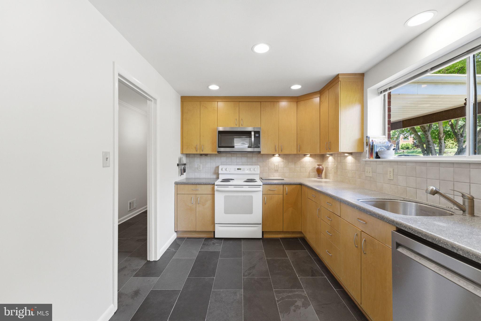 KEMP MILL ESTATES - Residential