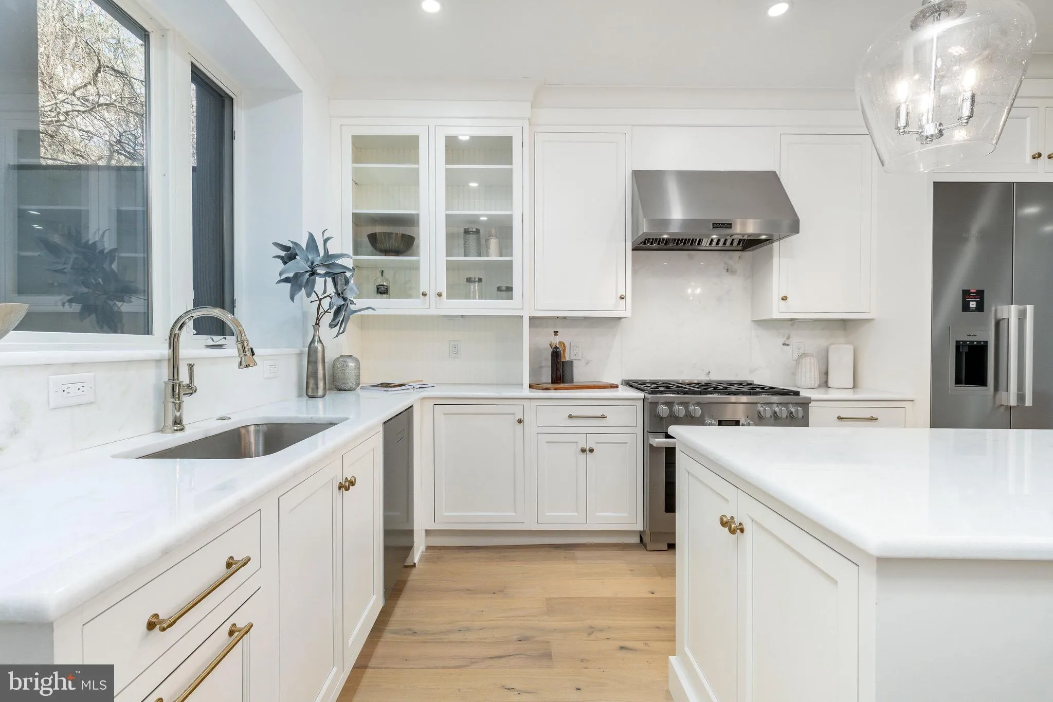 Philadelphia, Pennsylvania 19106, United States, 5 Bedrooms Bedrooms, ,6 BathroomsBathrooms,Residential,Contingent,107087