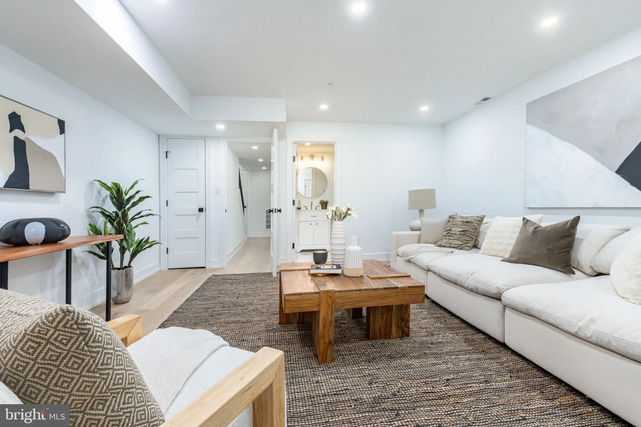 Philadelphia, Pennsylvania 19106, United States, 5 Bedrooms Bedrooms, ,6 BathroomsBathrooms,Residential,Contingent,107087