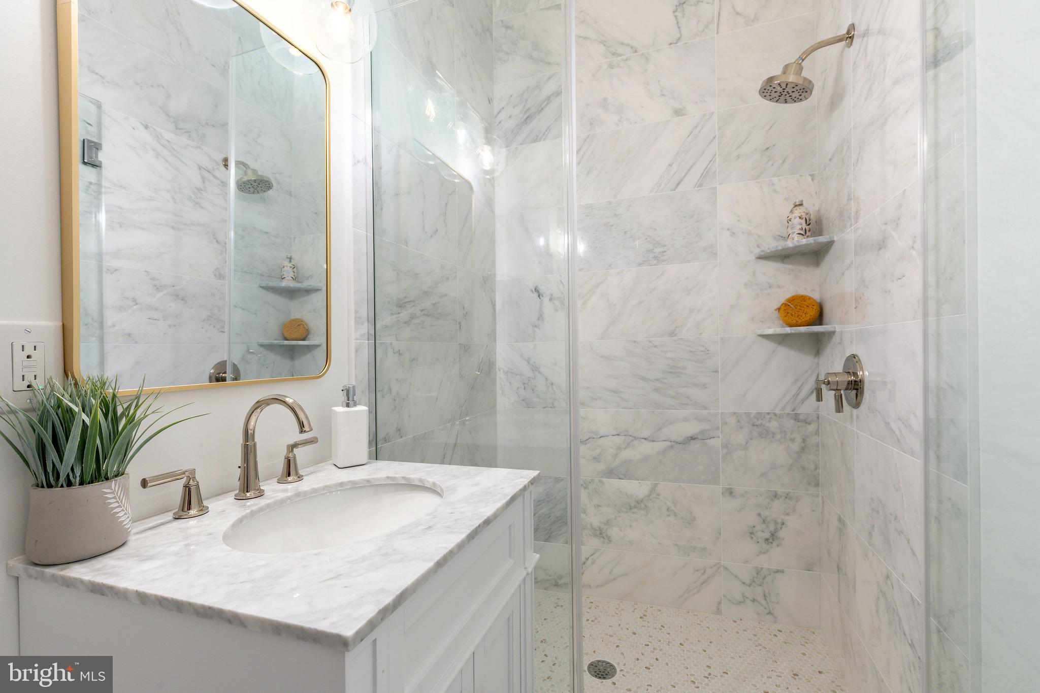 SOCIETY HILL - Residential