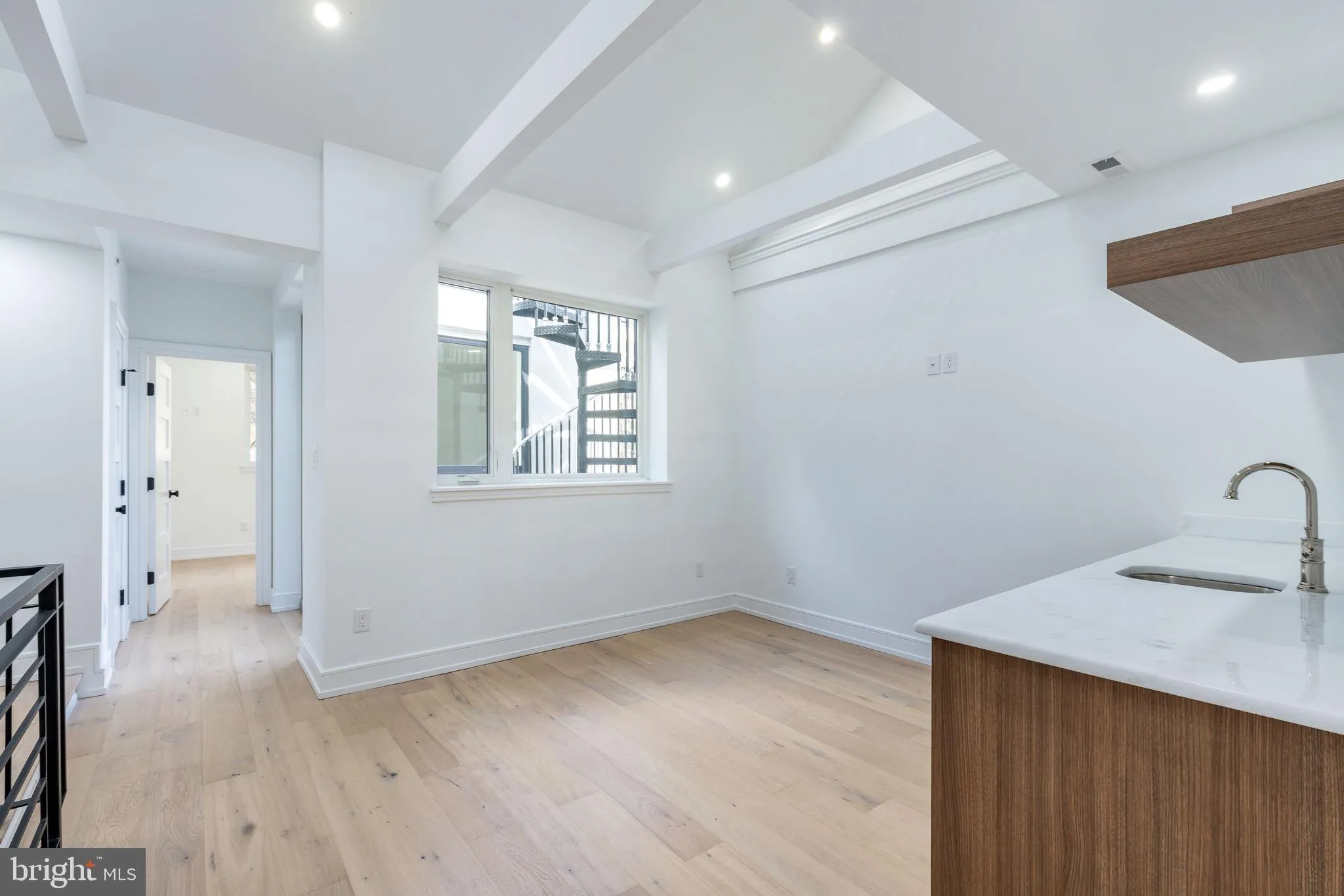 Philadelphia, Pennsylvania 19106, United States, 5 Bedrooms Bedrooms, ,6 BathroomsBathrooms,Residential,Contingent,107087