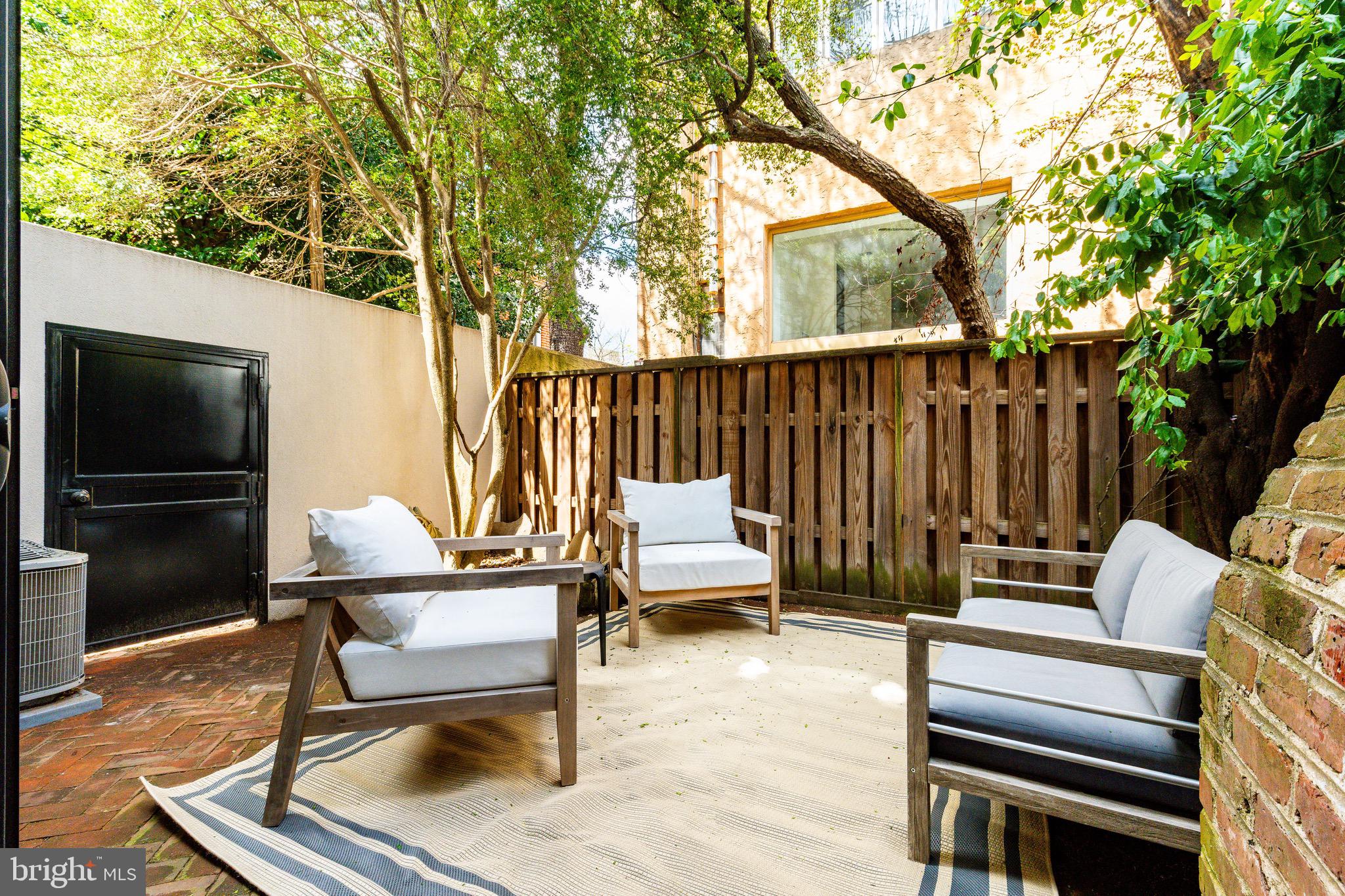 SOCIETY HILL - Residential