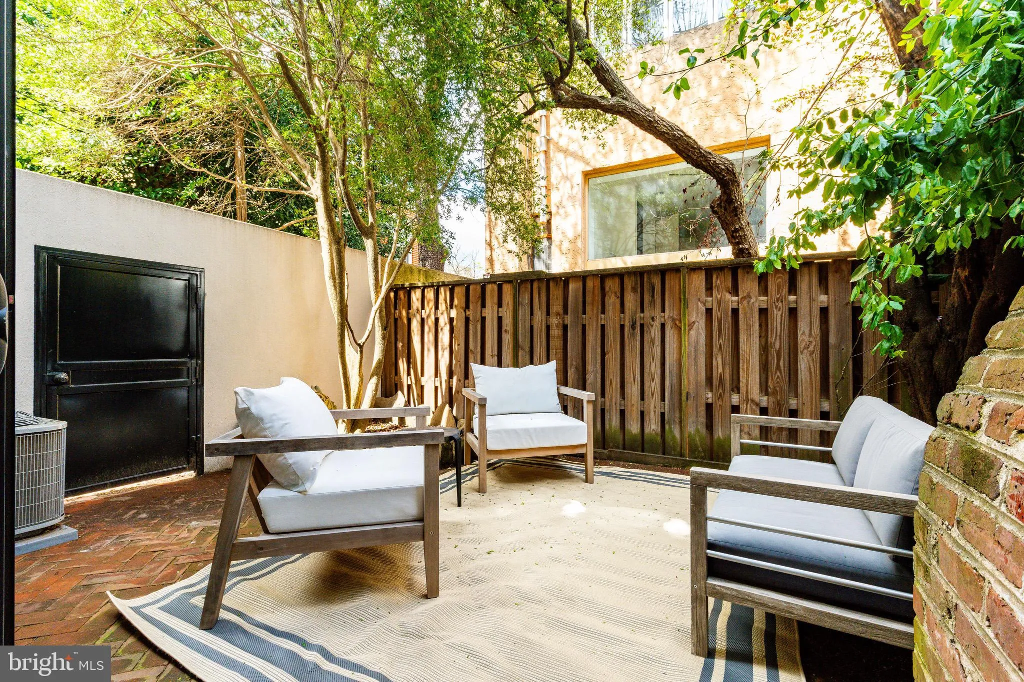 Philadelphia, Pennsylvania 19106, United States, 5 Bedrooms Bedrooms, ,6 BathroomsBathrooms,Residential,Contingent,107087