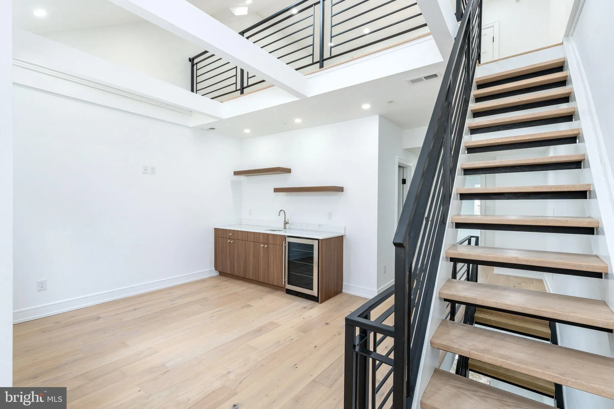 Philadelphia, Pennsylvania 19106, United States, 5 Bedrooms Bedrooms, ,6 BathroomsBathrooms,Residential,Contingent,107087