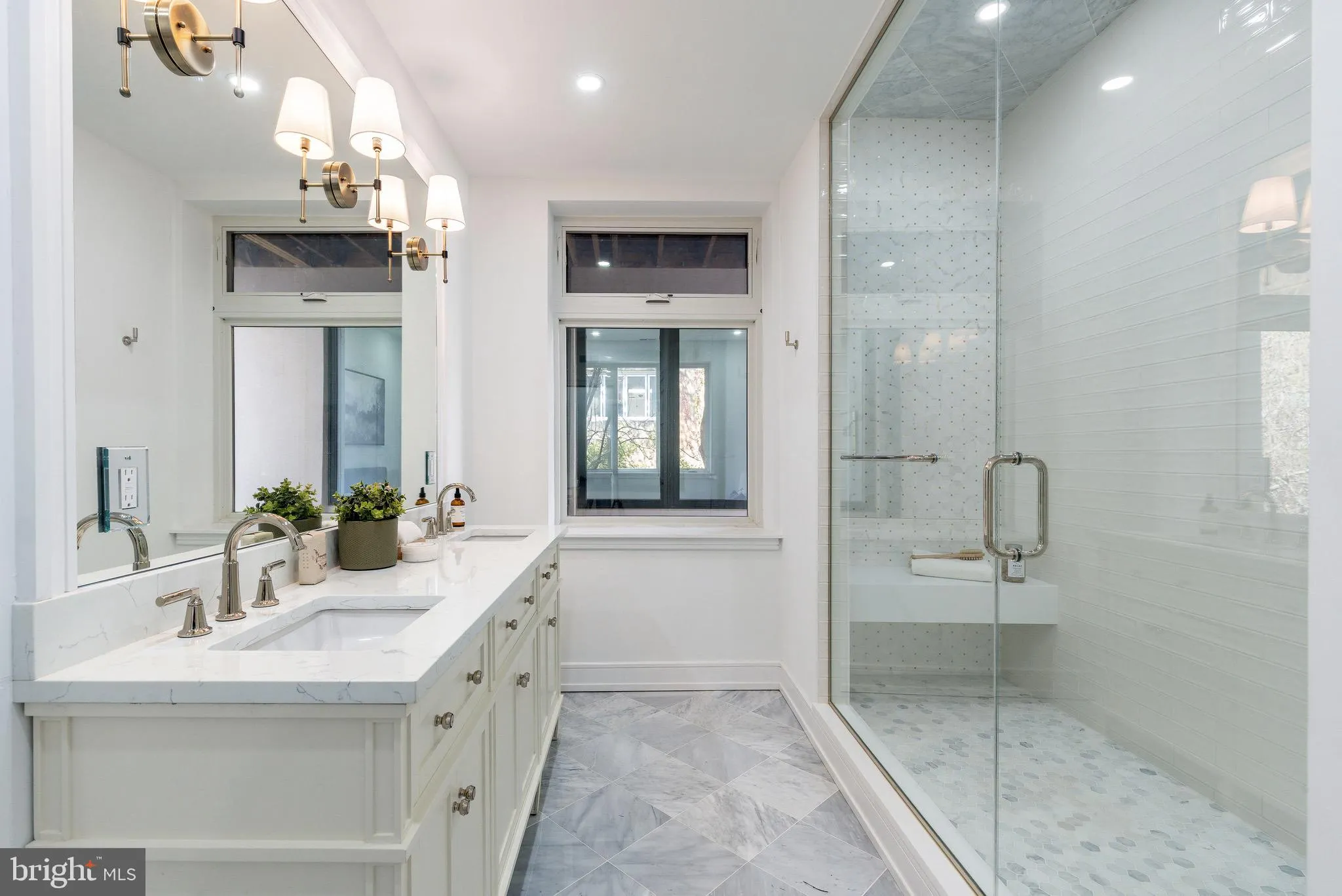 Philadelphia, Pennsylvania 19106, United States, 5 Bedrooms Bedrooms, ,6 BathroomsBathrooms,Residential,Contingent,107087