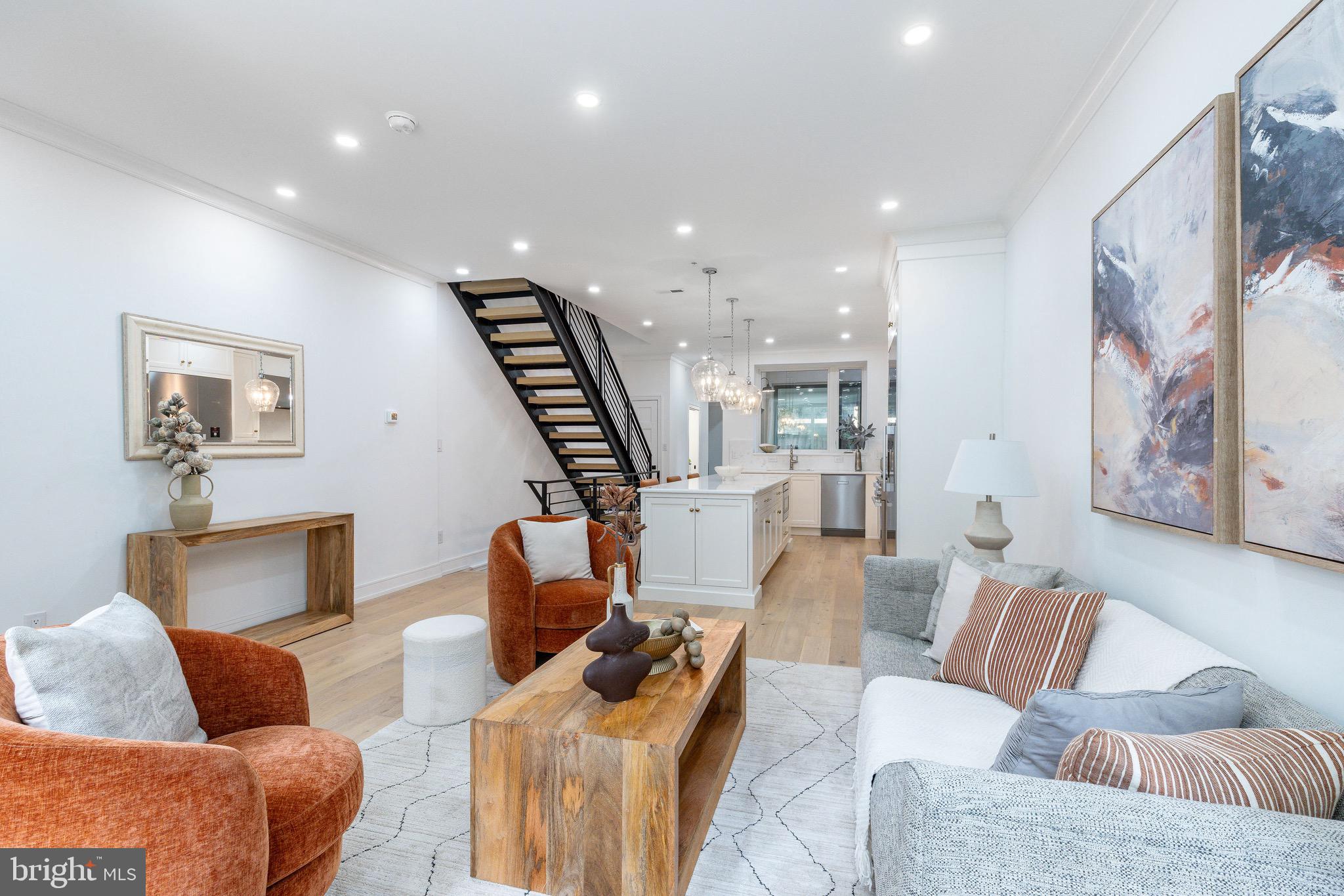 SOCIETY HILL - Residential