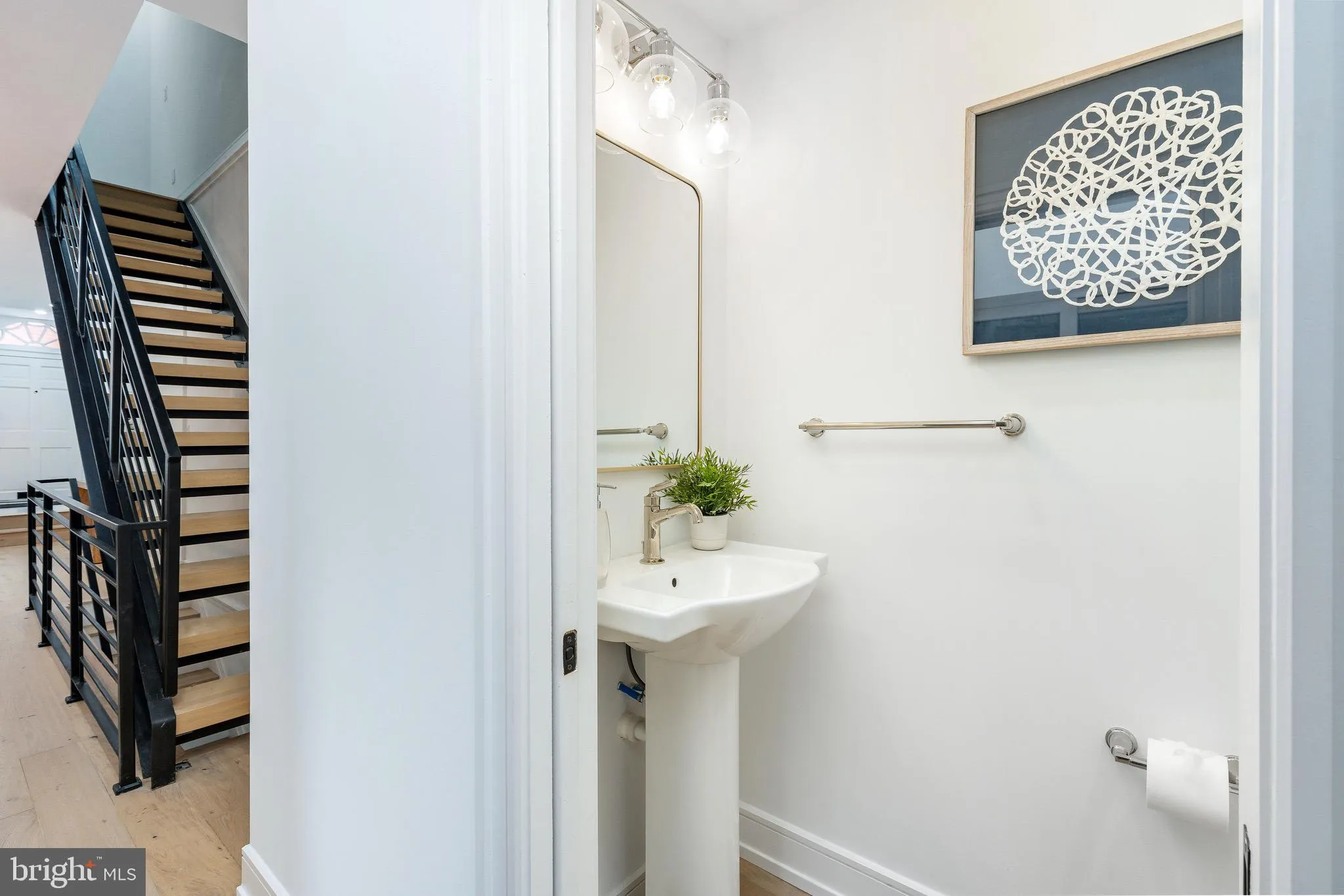 Philadelphia, Pennsylvania 19106, United States, 5 Bedrooms Bedrooms, ,6 BathroomsBathrooms,Residential,Contingent,107087