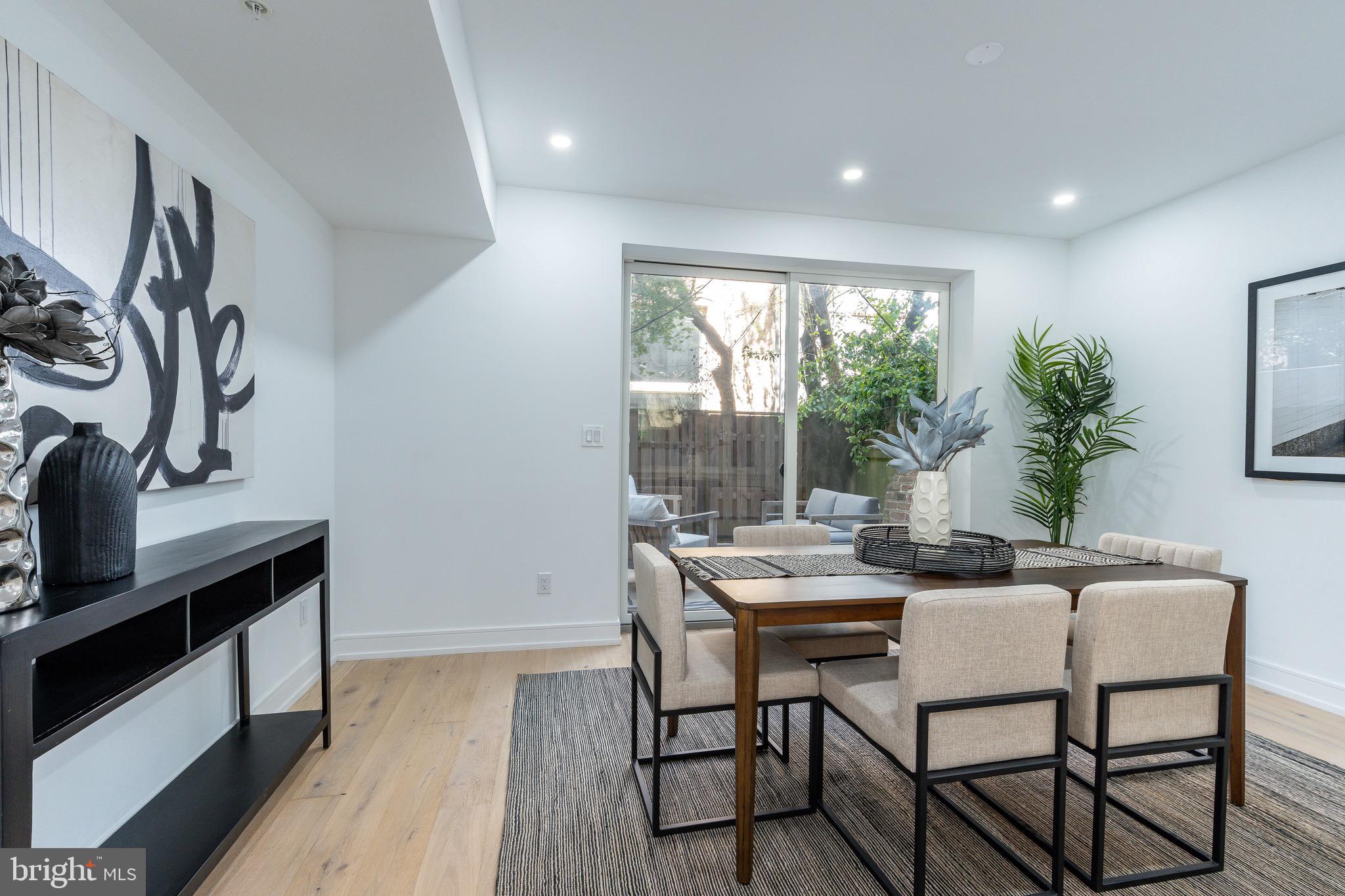 SOCIETY HILL - Residential