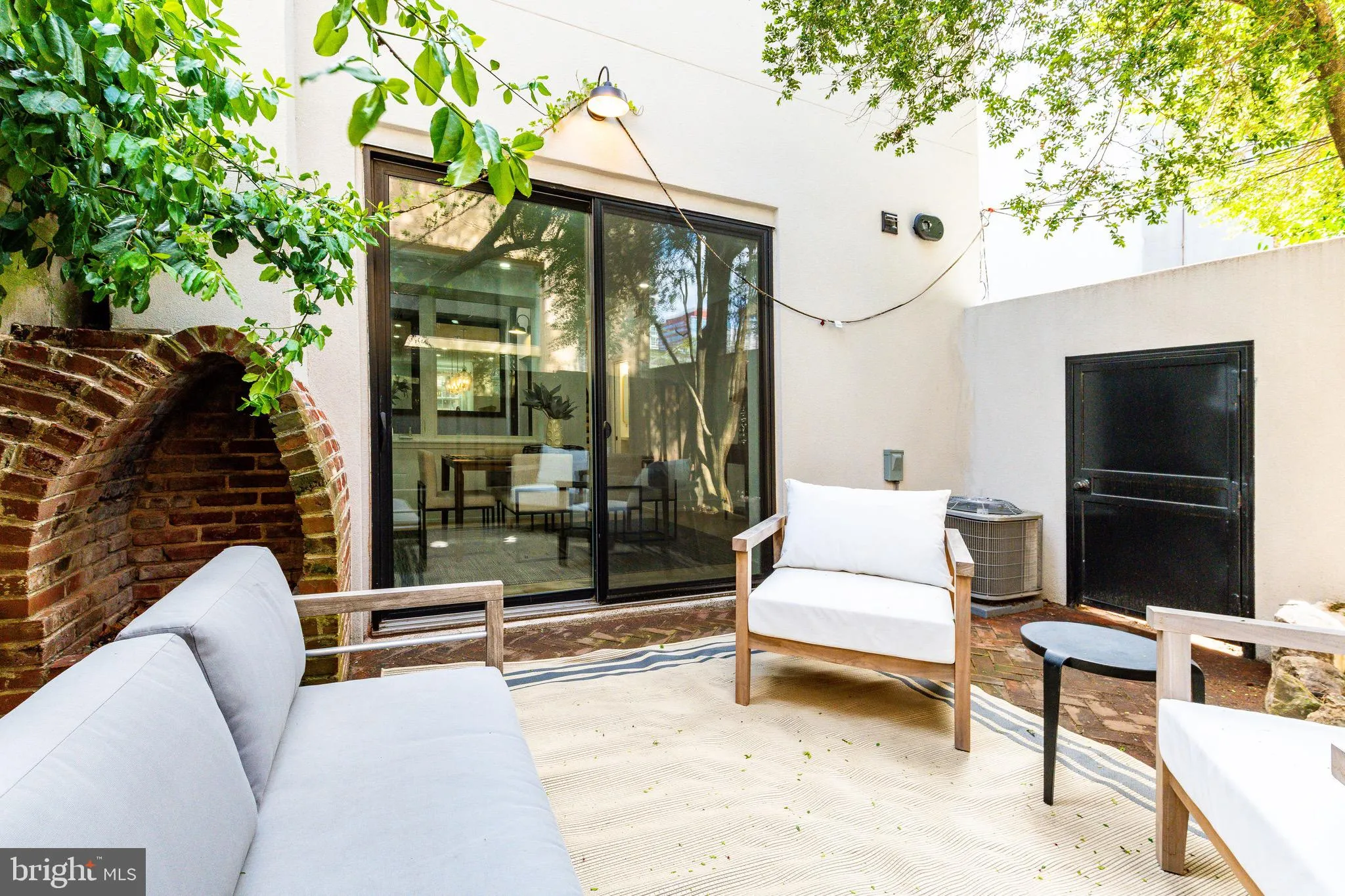 Philadelphia, Pennsylvania 19106, United States, 5 Bedrooms Bedrooms, ,6 BathroomsBathrooms,Residential,Contingent,107087