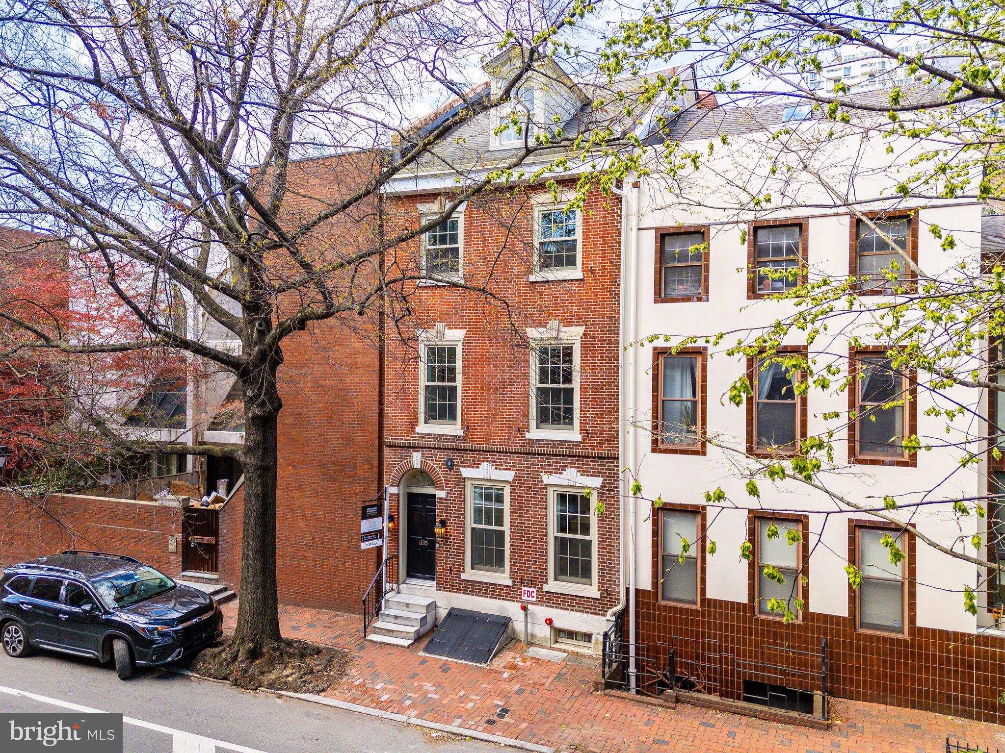 SOCIETY HILL - Residential