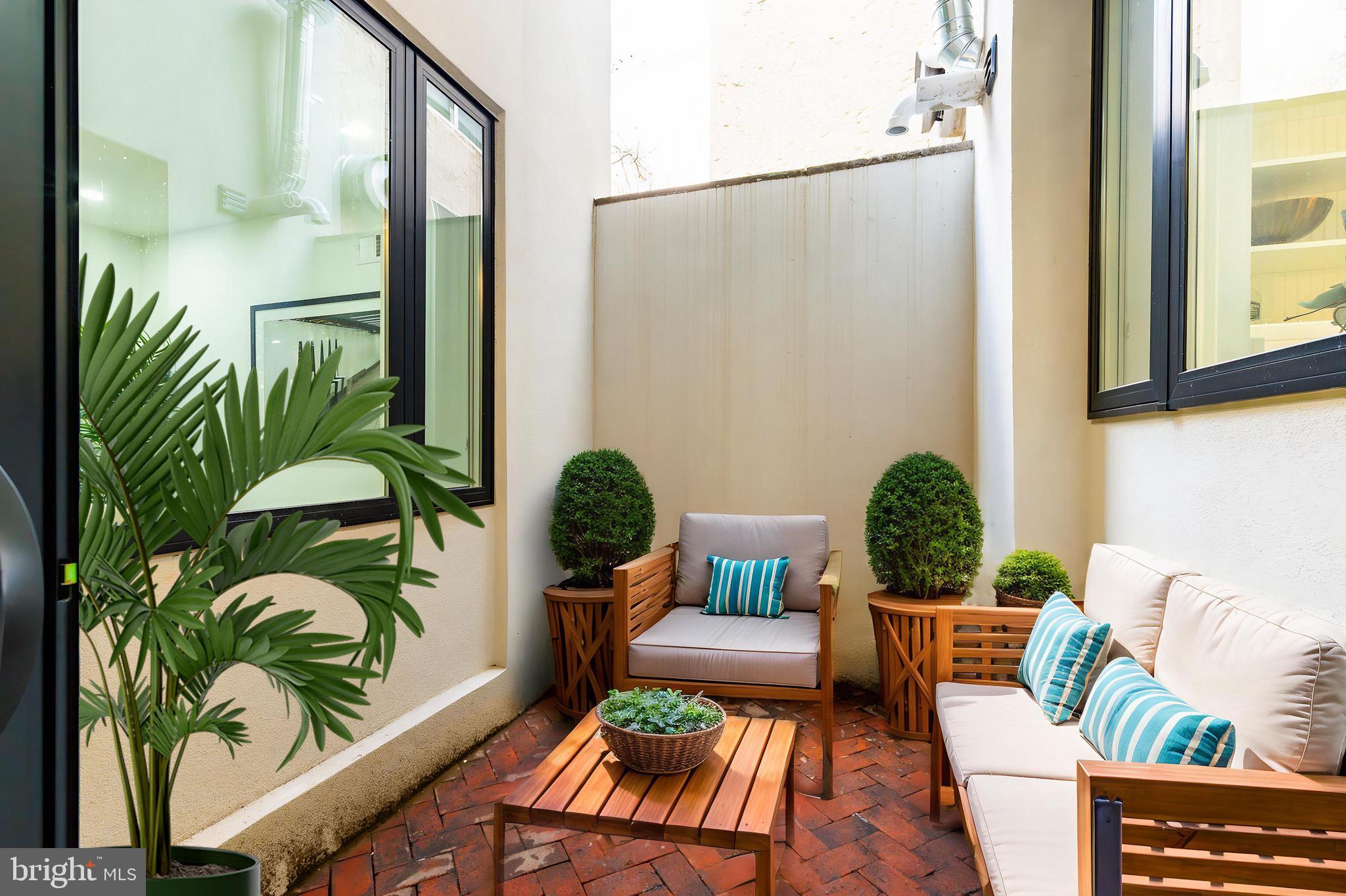 SOCIETY HILL - Residential