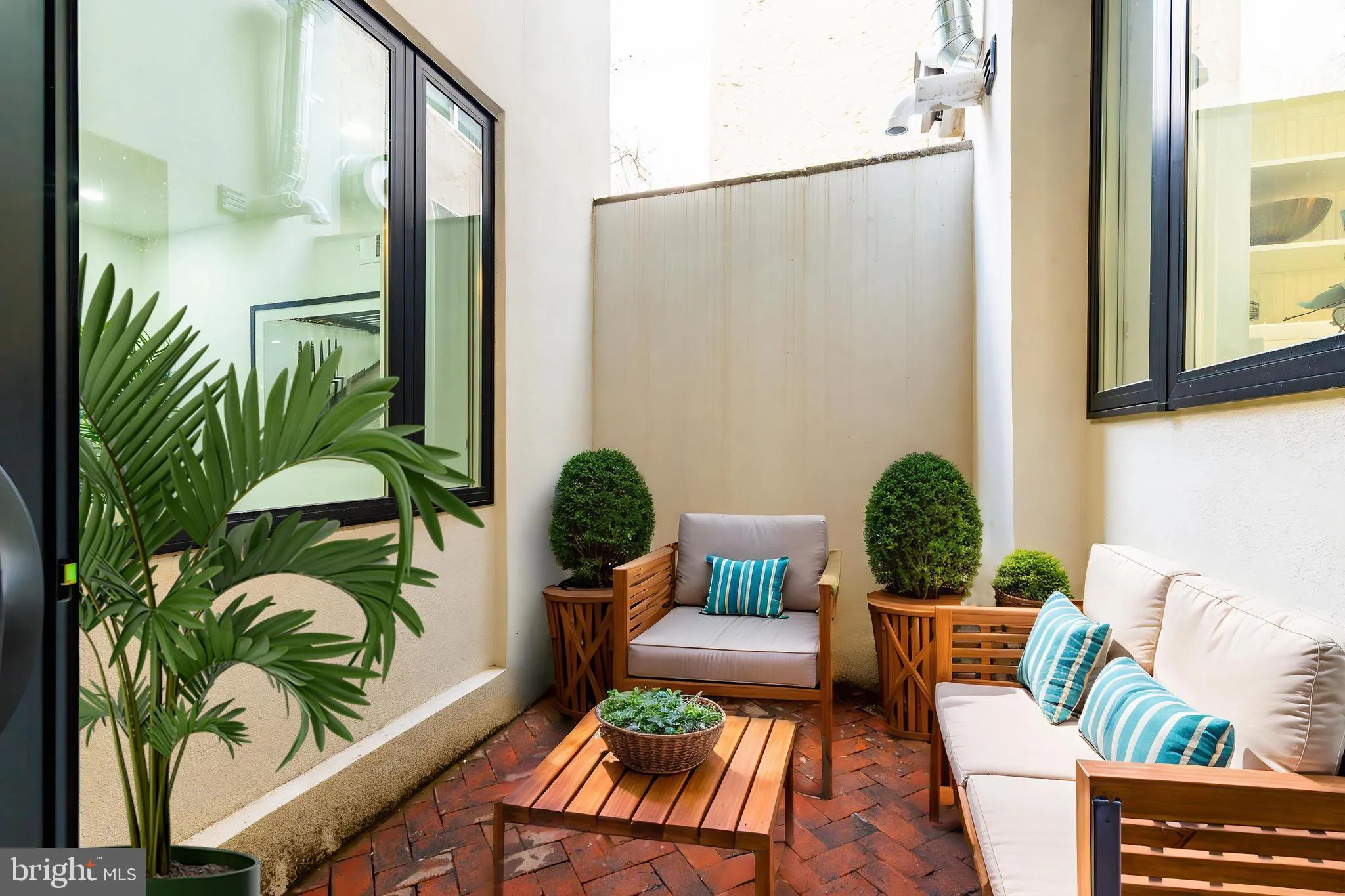 Philadelphia, Pennsylvania 19106, United States, 5 Bedrooms Bedrooms, ,6 BathroomsBathrooms,Residential,Contingent,107087