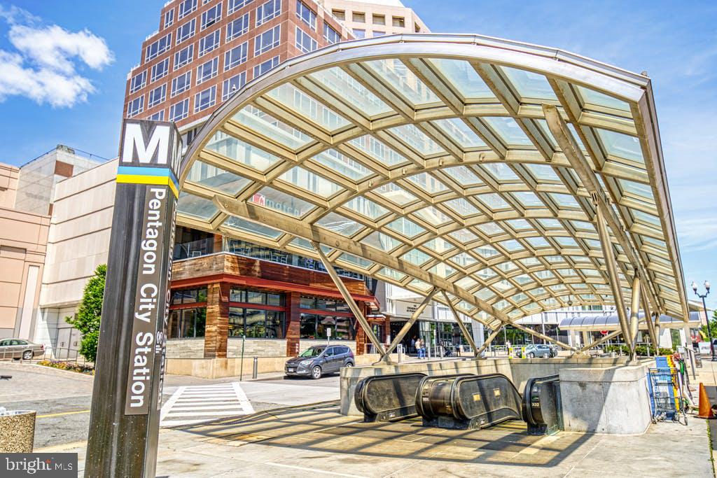 HORIZON HOUSE - Residential Lease