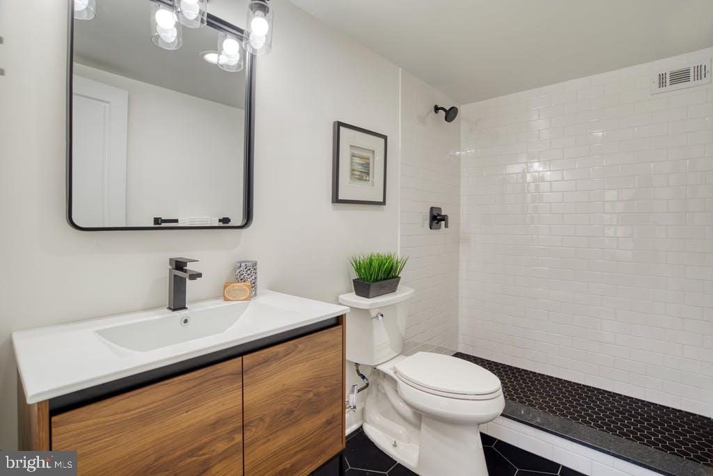 HORIZON HOUSE - Residential Lease