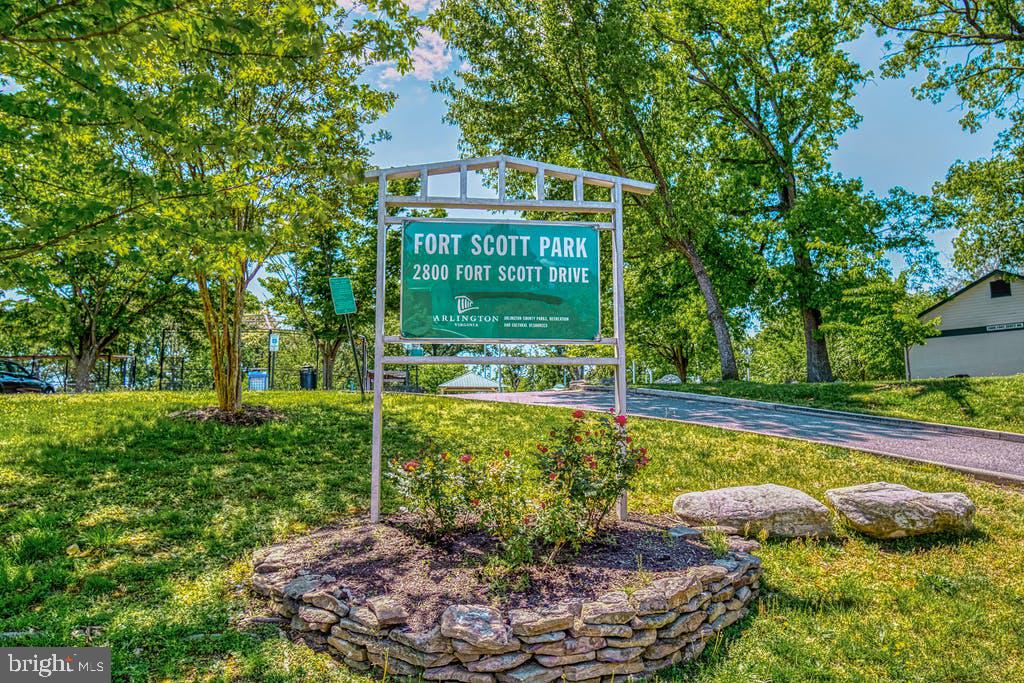 HORIZON HOUSE - Residential Lease