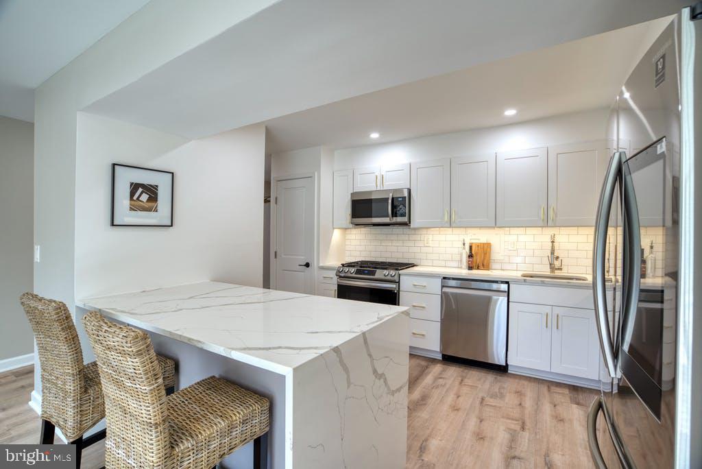 HORIZON HOUSE - Residential Lease