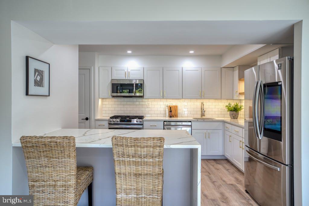 HORIZON HOUSE - Residential Lease