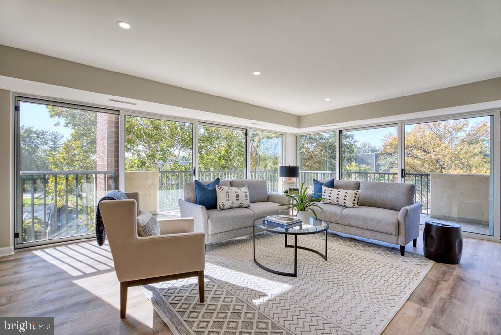 HORIZON HOUSE - Residential Lease