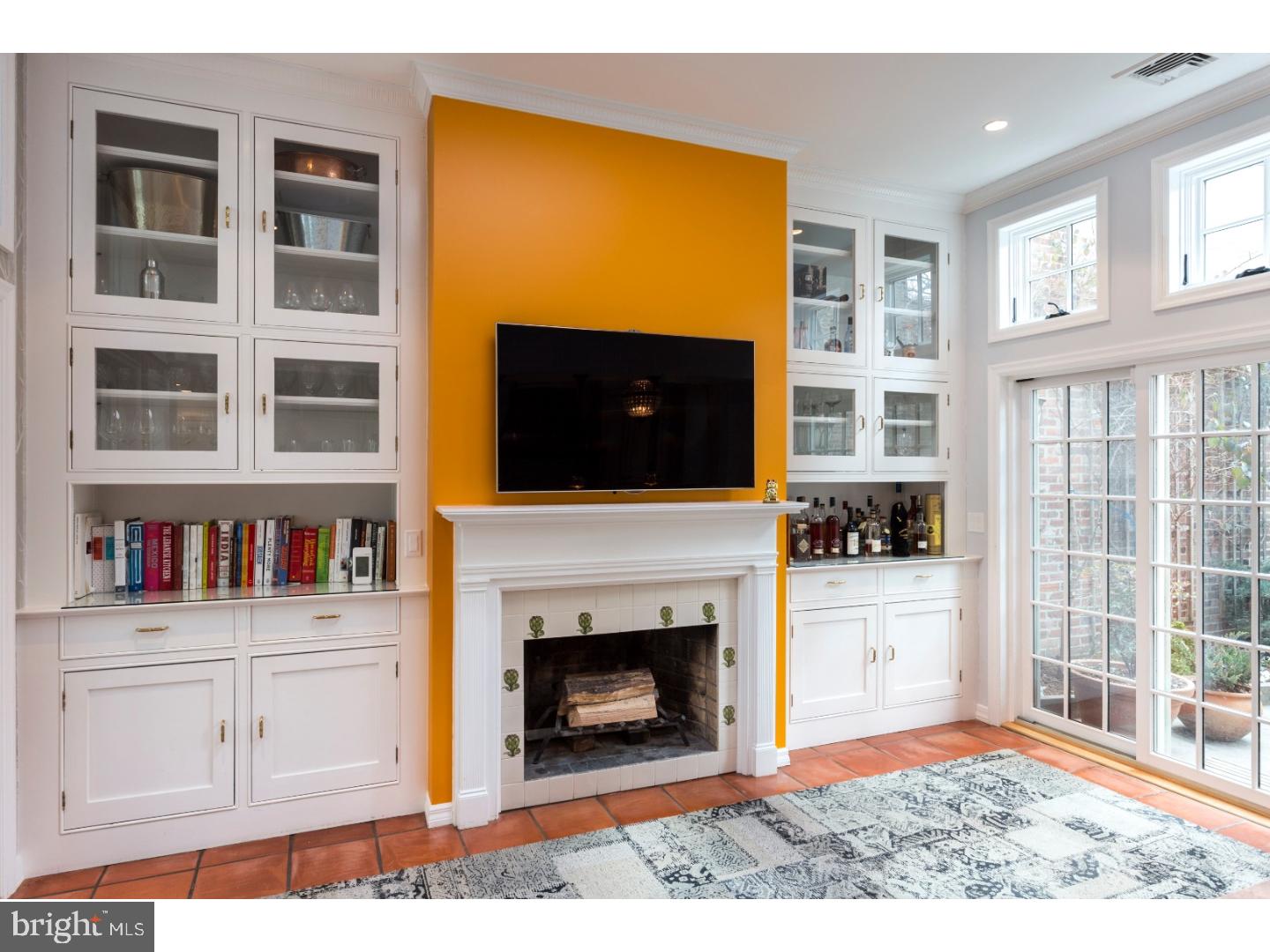 SOCIETY HILL - Residential