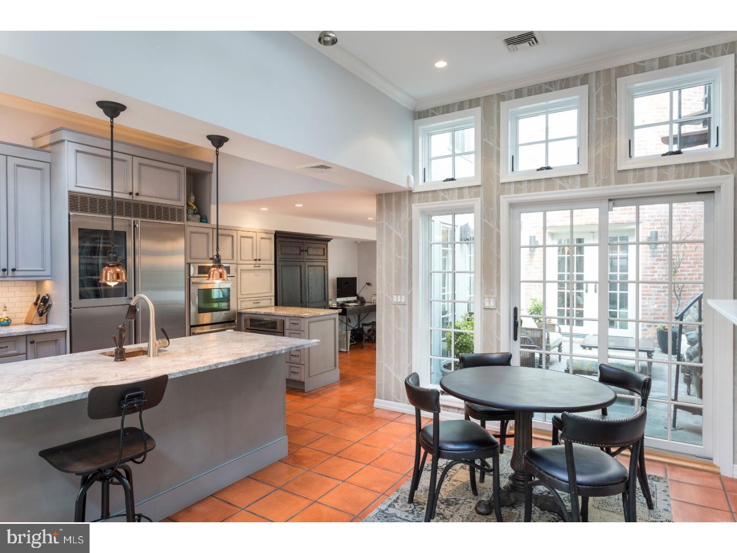 SOCIETY HILL - Residential