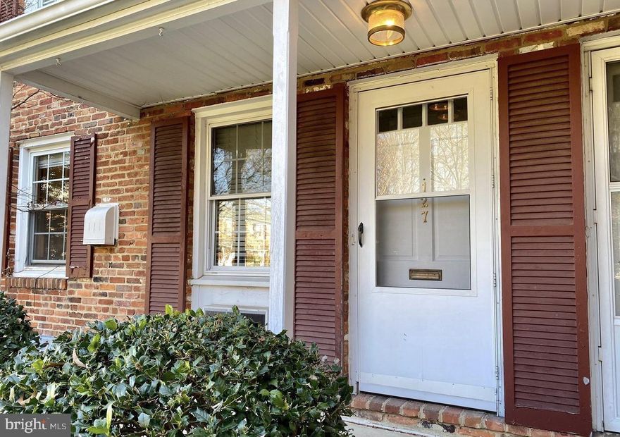 *** $250 off second months rent with a signed lease in November***This partially furnished one-bedroom, one-bathroom townhome style condo is full of charm and is nestled in a serene enclave adjacent to the Woodmont Country Club. Water and gas are INCLUDED in the rent, along with in-unit washer and dryer. Tasteful updates throughout! This unit can come partially furnished, though you will need to bring your own bed and kitchen items. Items in the condo are optional - should you not want the furnishings, they can be removed.