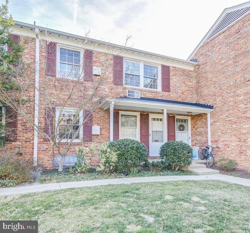 VILLAGE GREEN - Residential Lease