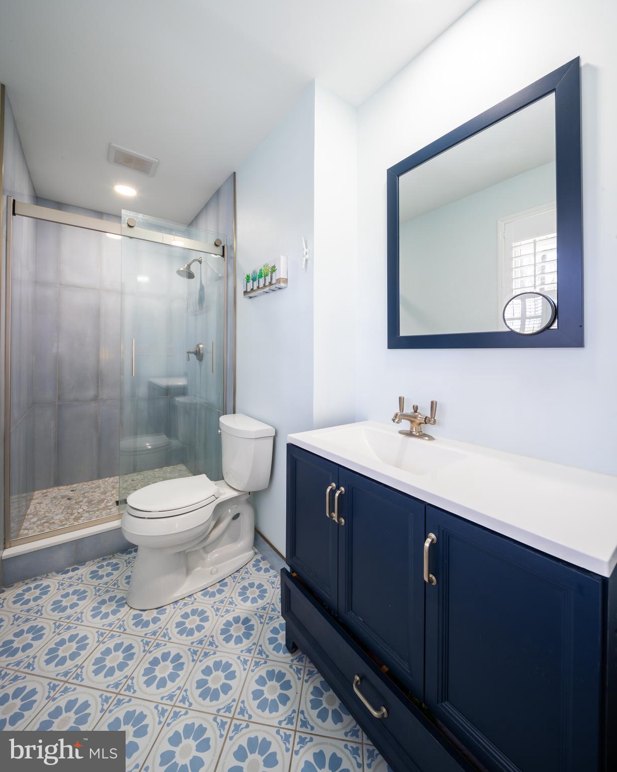 HALLMARK WOODS - Residential