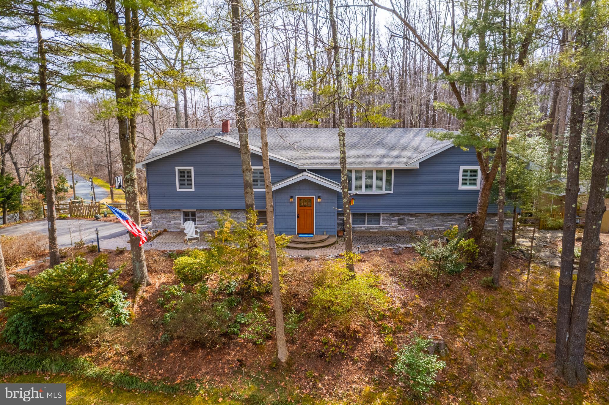 HALLMARK WOODS - Residential