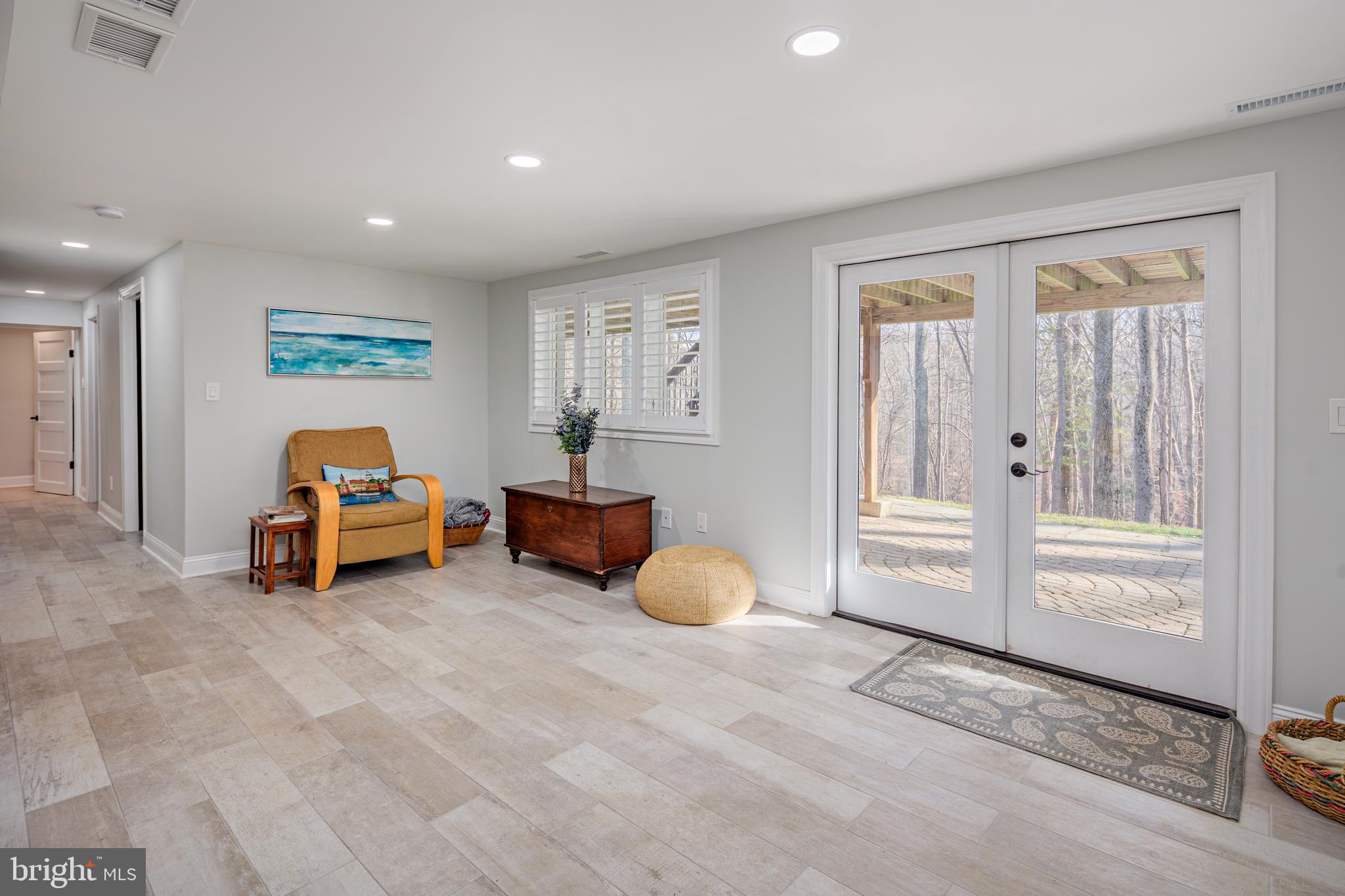 HALLMARK WOODS - Residential