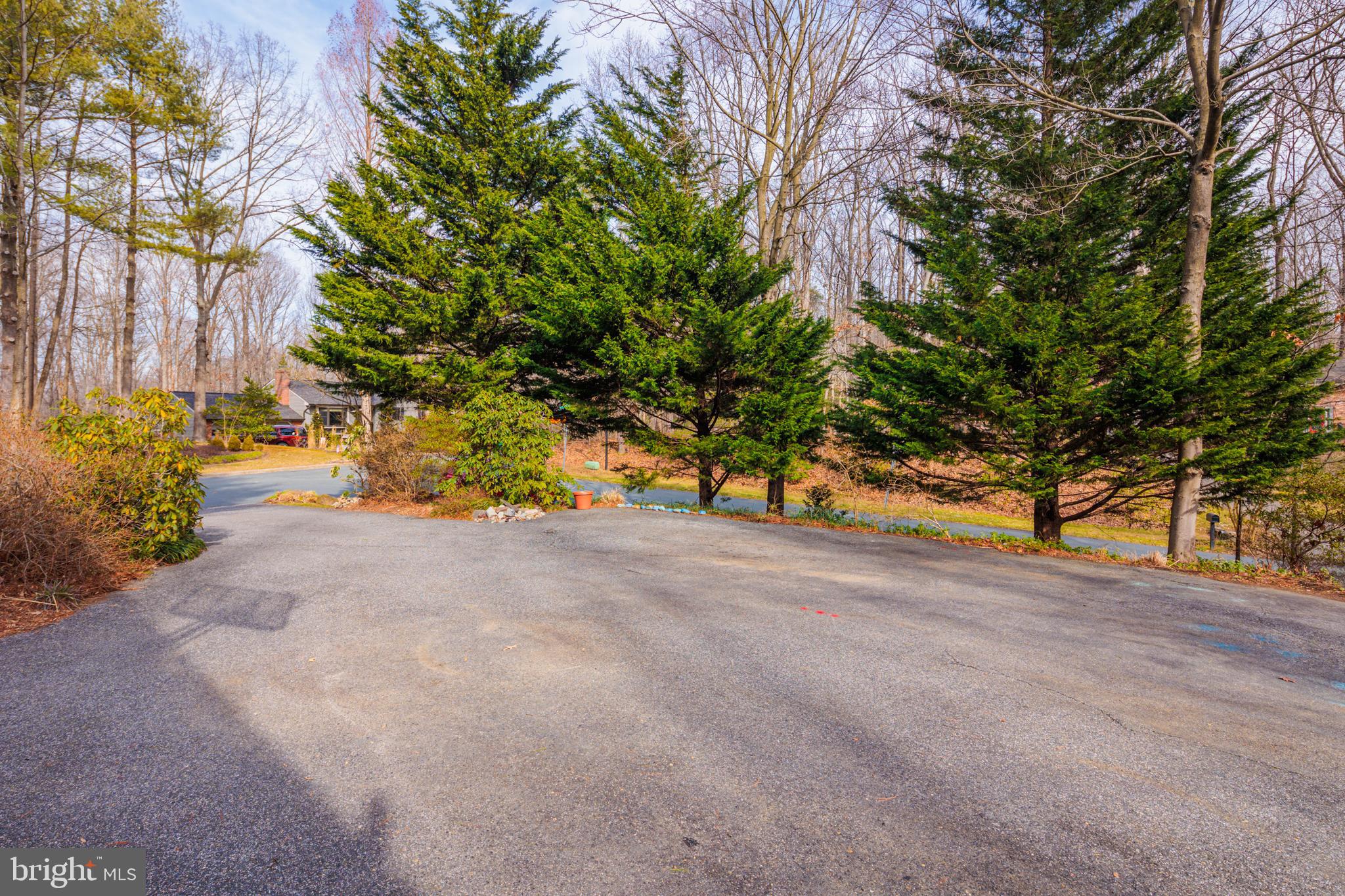 HALLMARK WOODS - Residential