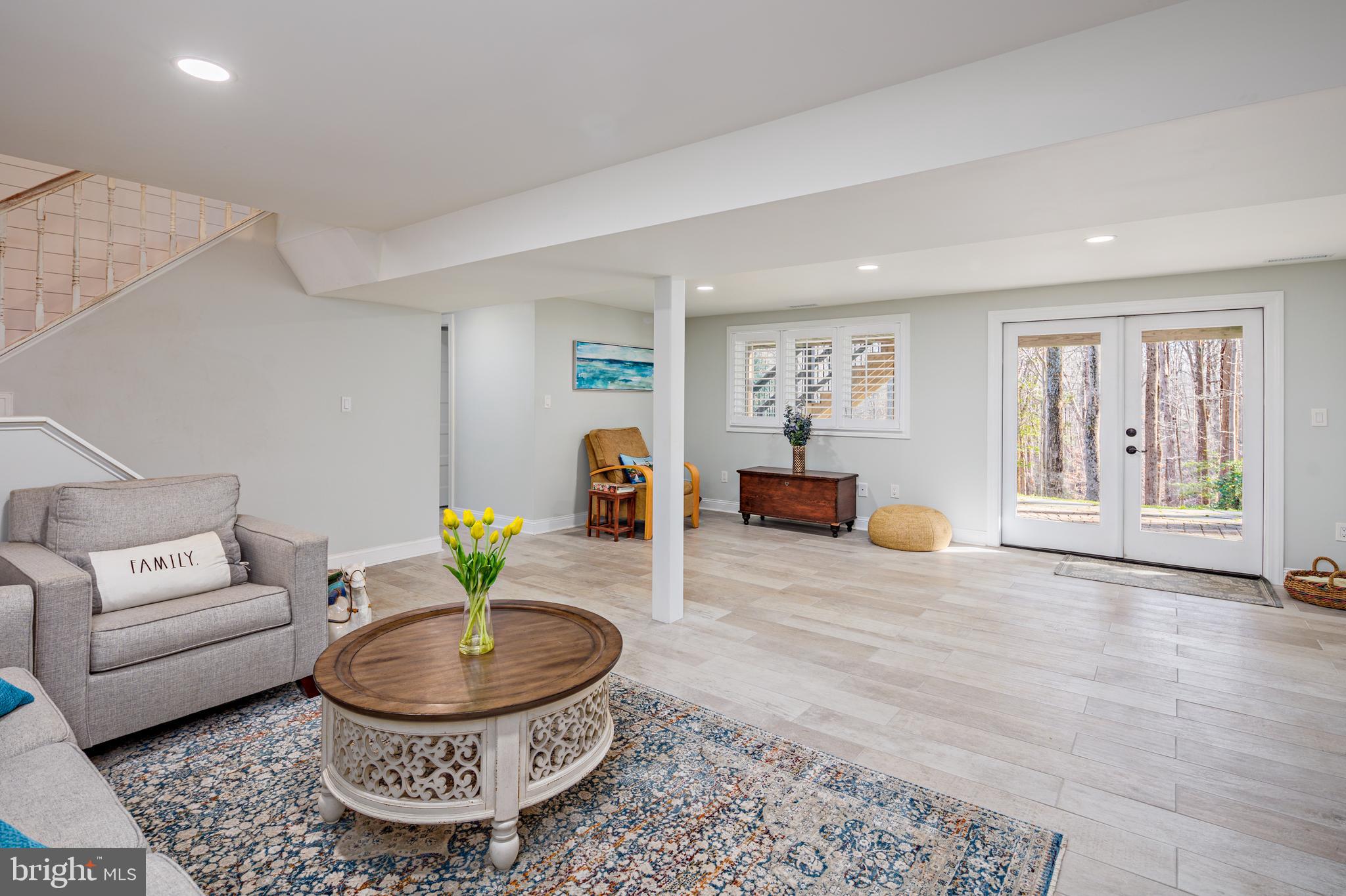 HALLMARK WOODS - Residential