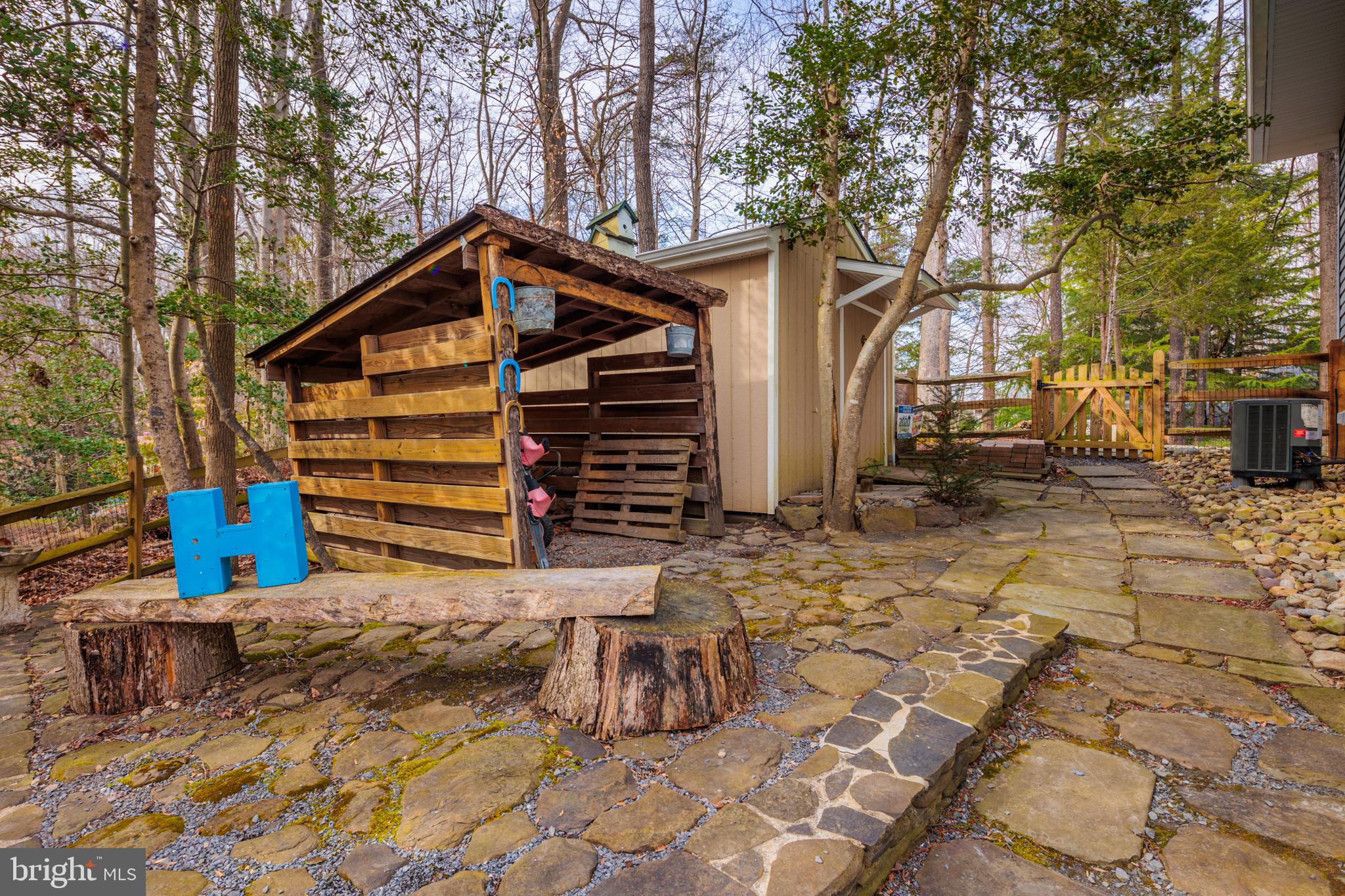 HALLMARK WOODS - Residential