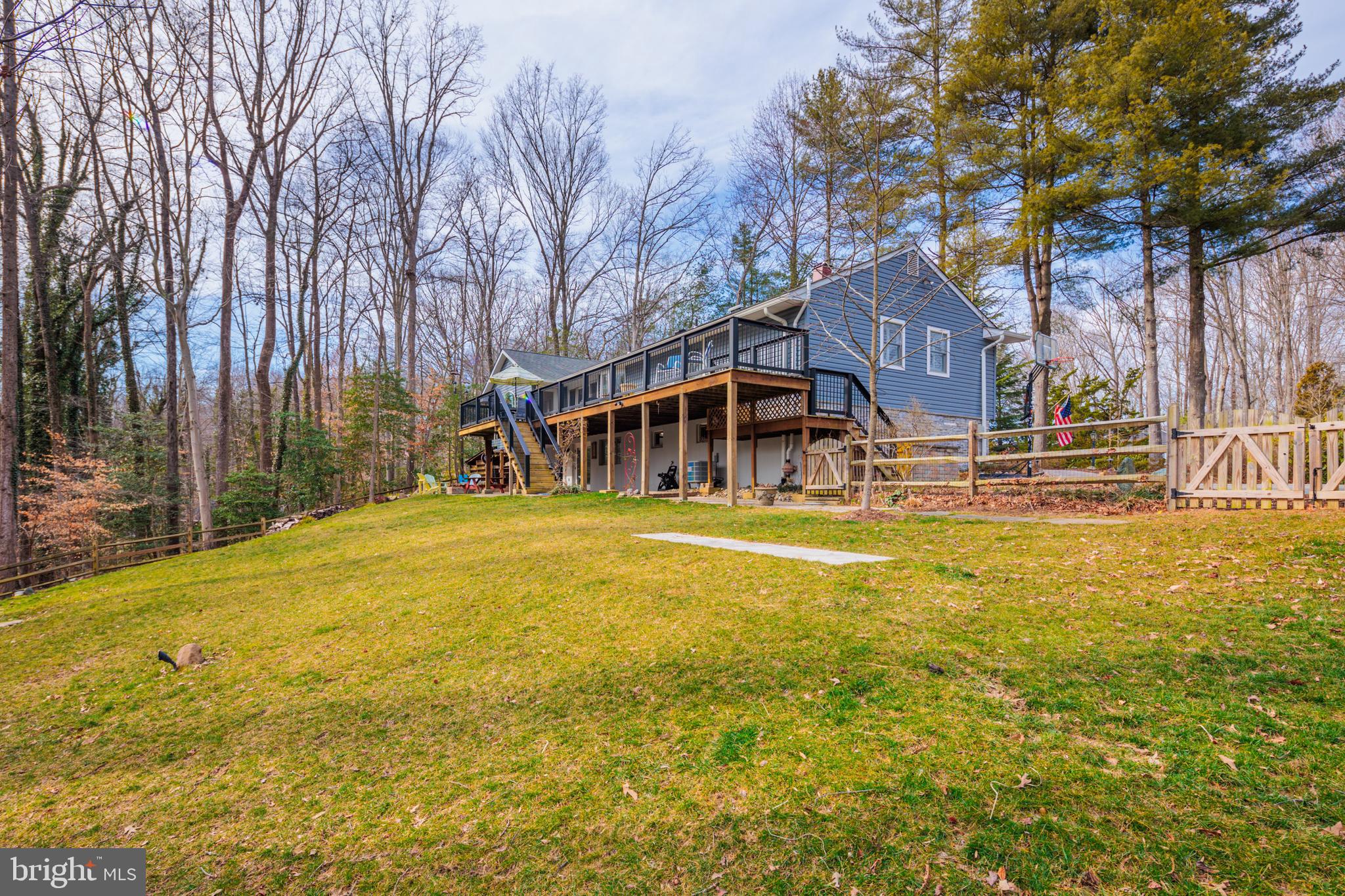 HALLMARK WOODS - Residential